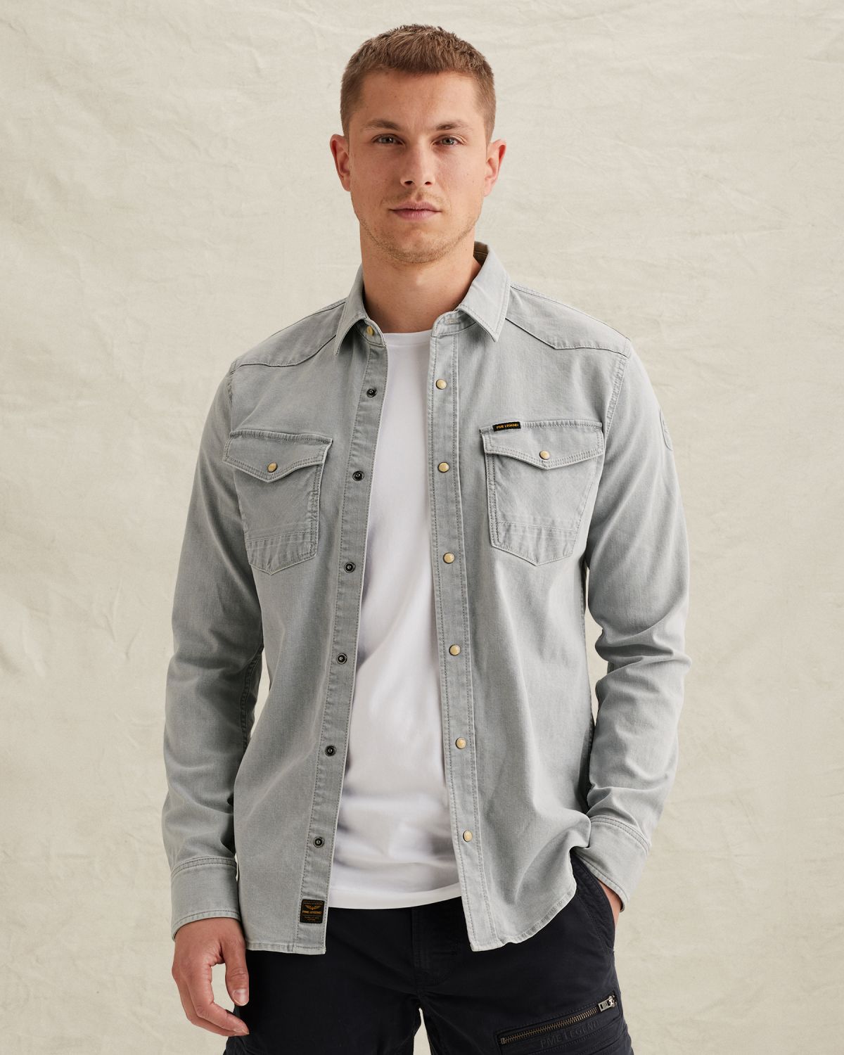 Рубашка джинсовая с нагрудными карманами синяя