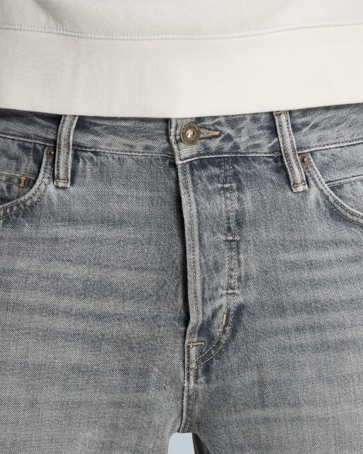 Джинсы Cast-Iron свободного кроя серые артикул CTR2602720-GGS