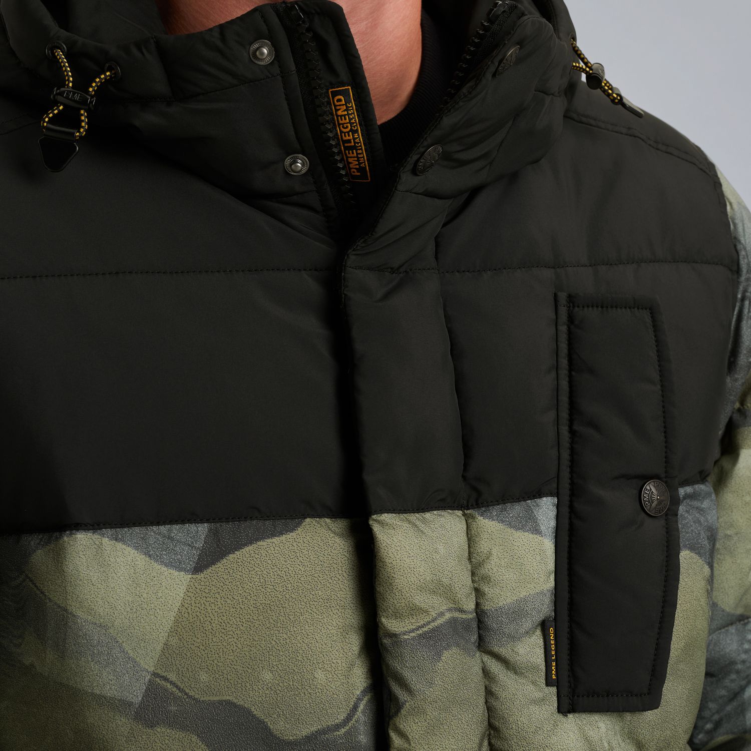 Куртка Dee-Icer серая артикул PJA2508139-991