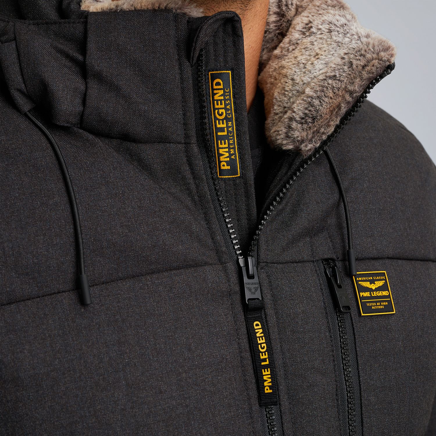 Куртка Yetcraft серая артикул PJA2508116-9073