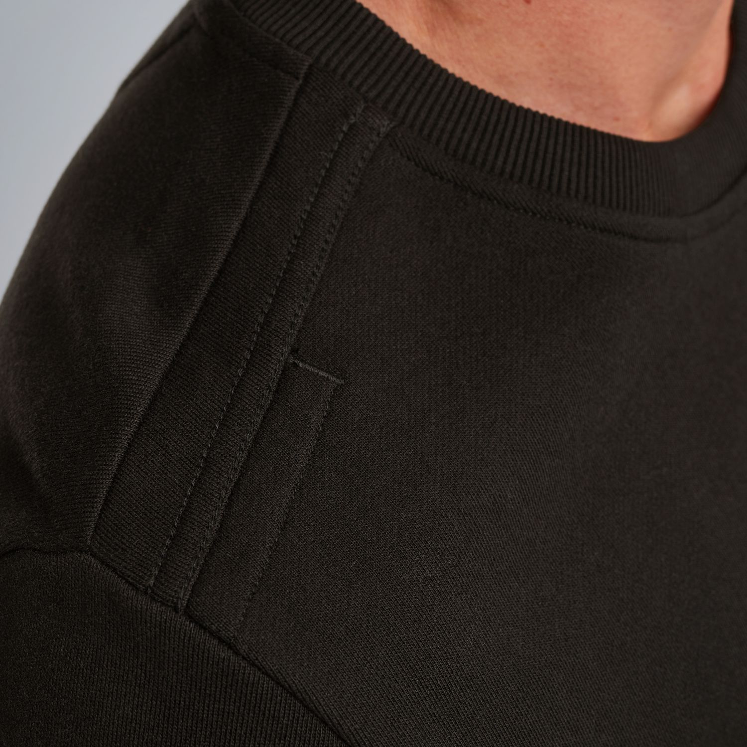 Свитшот PME Legend с крупным принтом чёрный артикул PSW2509460-999