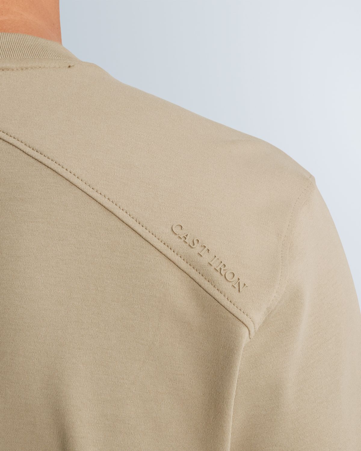 Футболка Cast-Iron с текстурной деталью у горловины бежевaя артикул CTSS2603560-8023