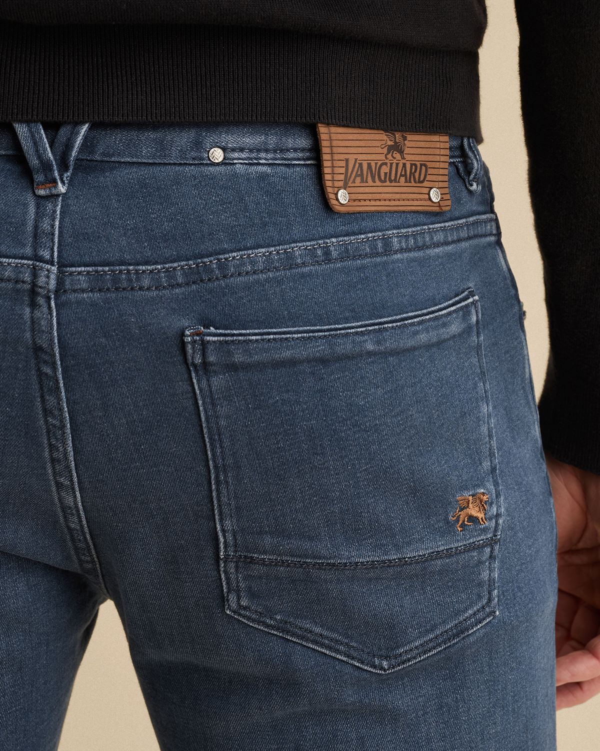 Джинсы Vanguard V7 прямого кроя синие артикул VTR515-WBW