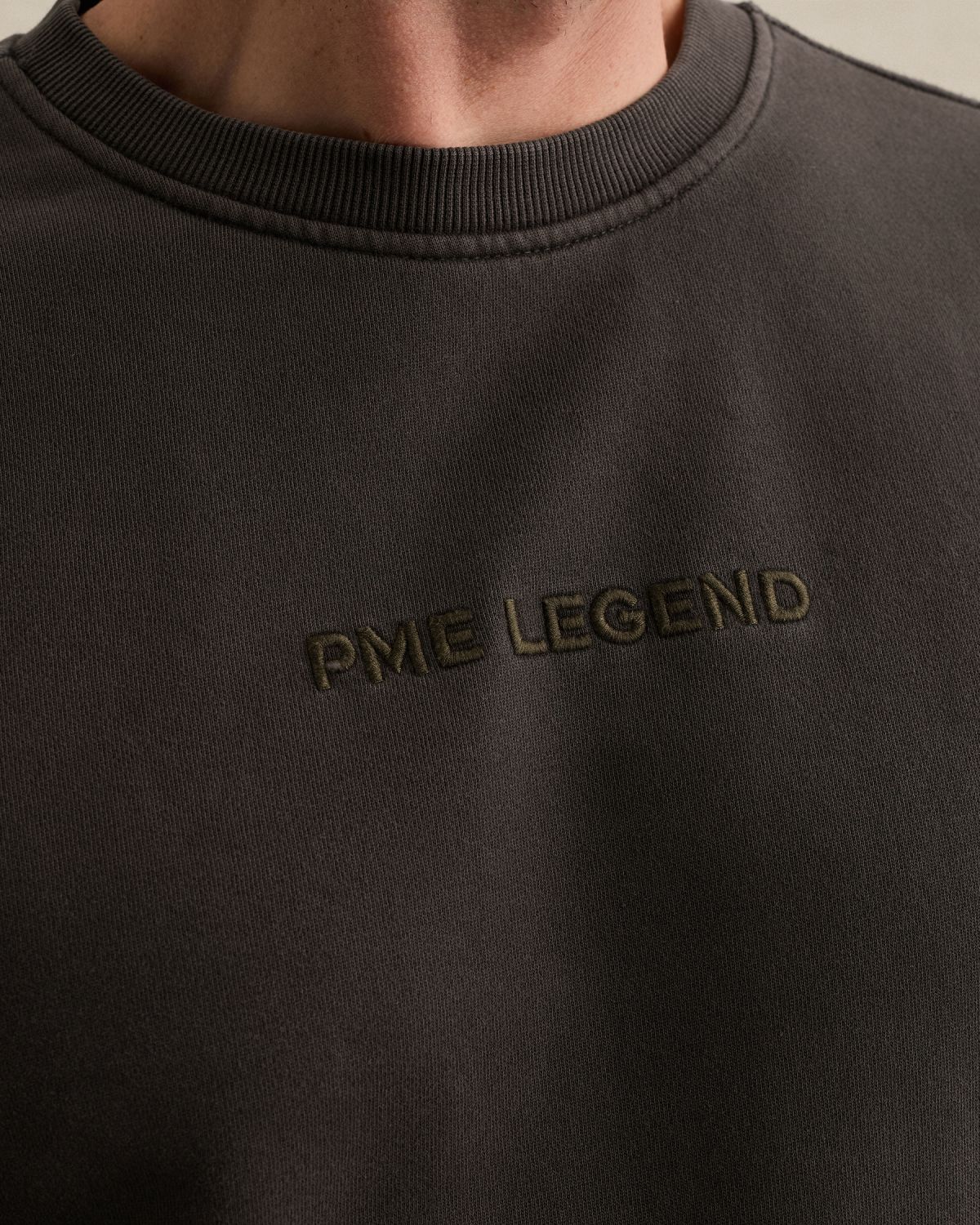 Свитшот PME Legend с логотипом на груди тёмно-коричневый артикул PSW2609455-9140