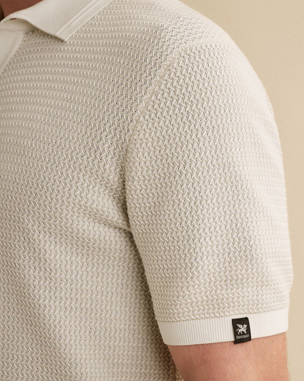 Кардиган Vanguard с короткими рукавами белый артикул VKCS2603362-7004