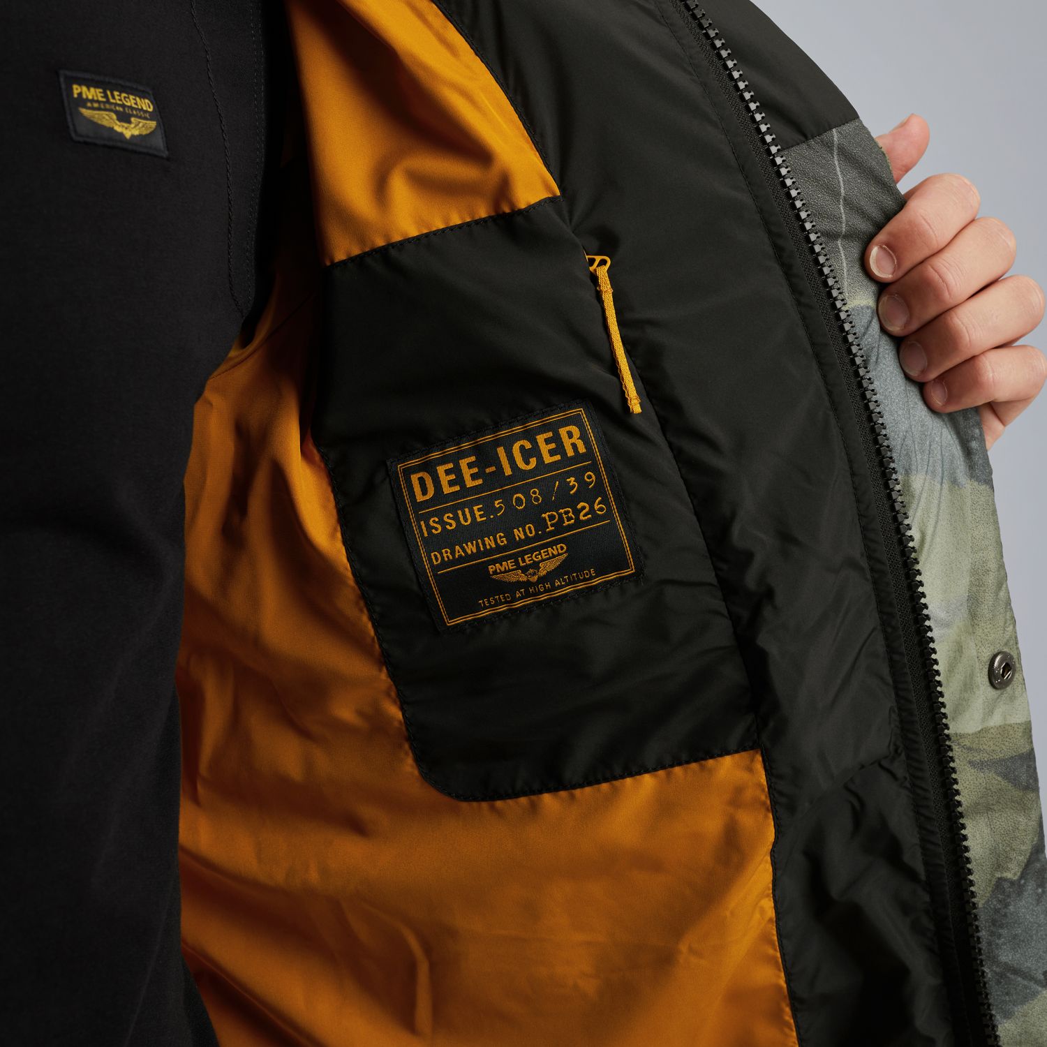 Куртка Dee-Icer серая артикул PJA2508139-991