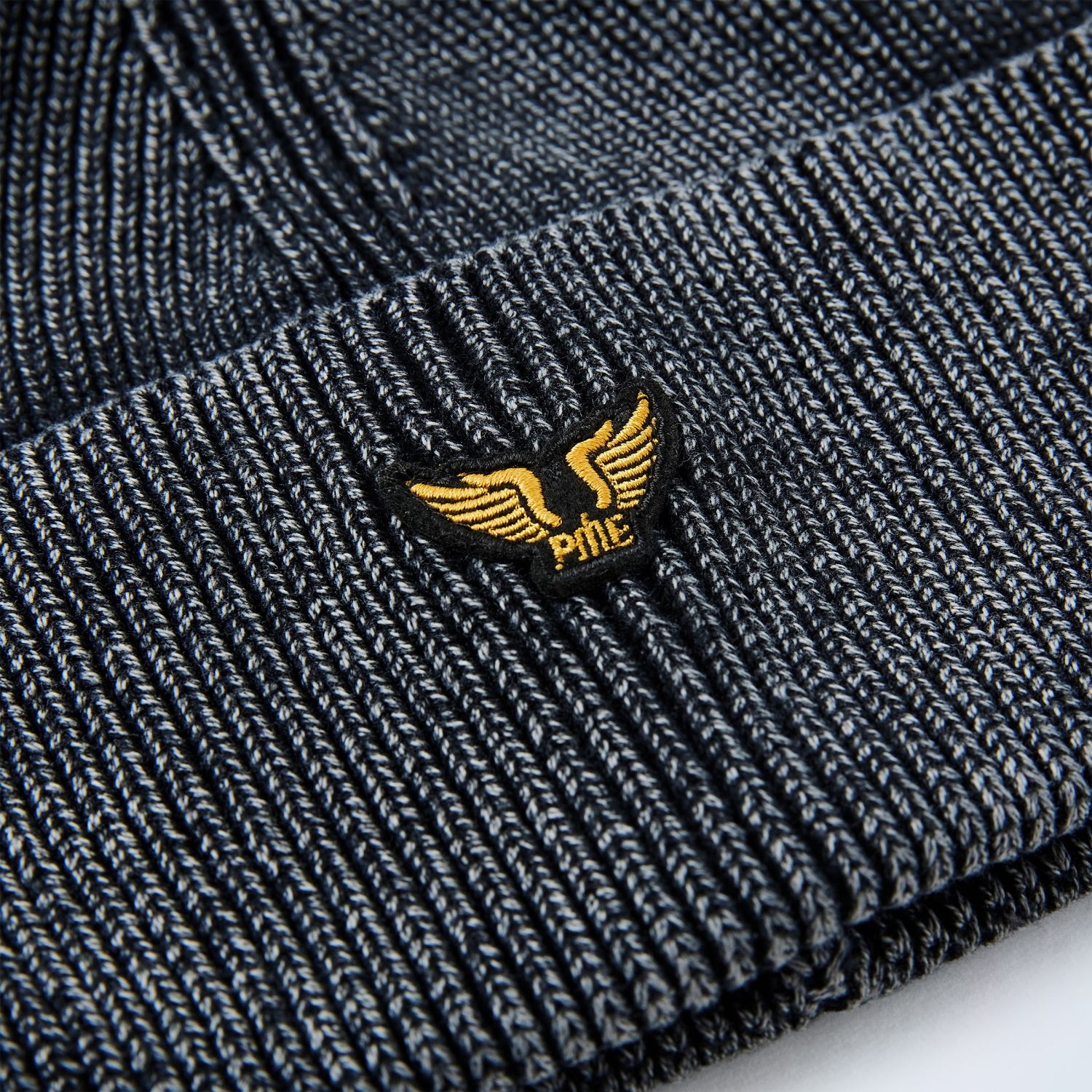 Шапка с логотипом чёрная артикул PAC2510911-999