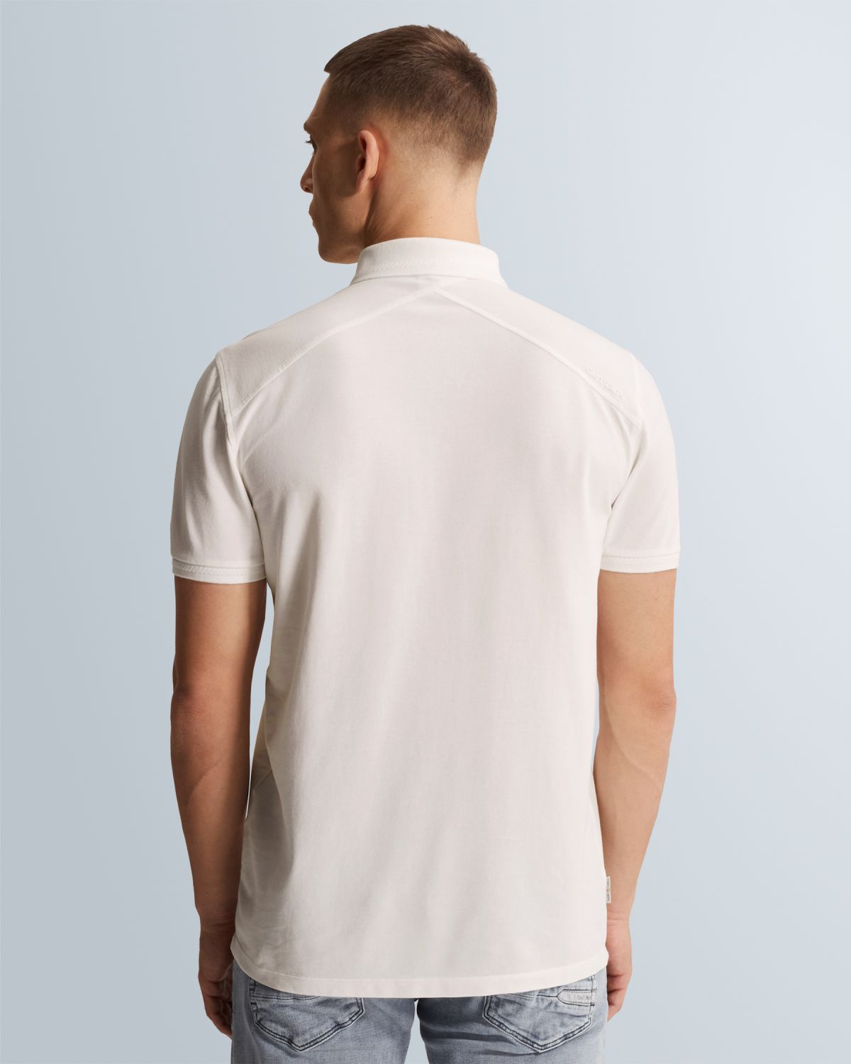 Рубашка-поло Cast-Iron с тканым логотипом белая артикул CPSS2602850-7002