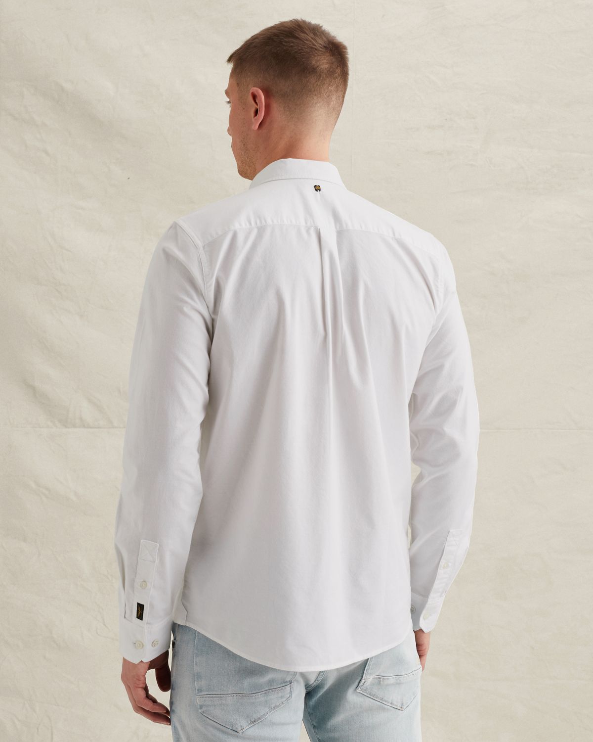 Рубашка PME Legend Explorer с нагрудным карманом и воротником на пуговицах белая артикул PSI650003-7003