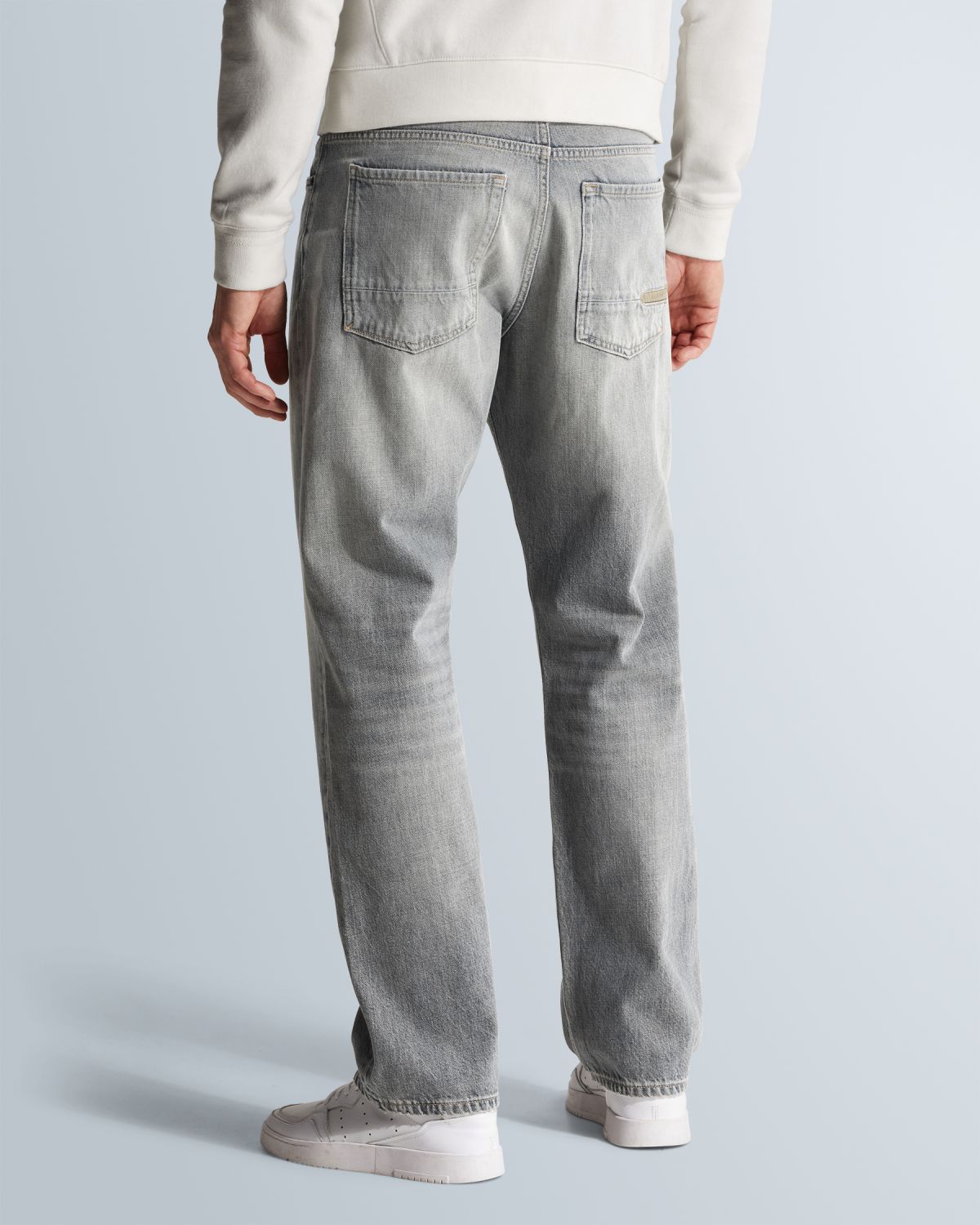 Джинсы Cast-Iron свободного кроя серые артикул CTR2602720-GGS