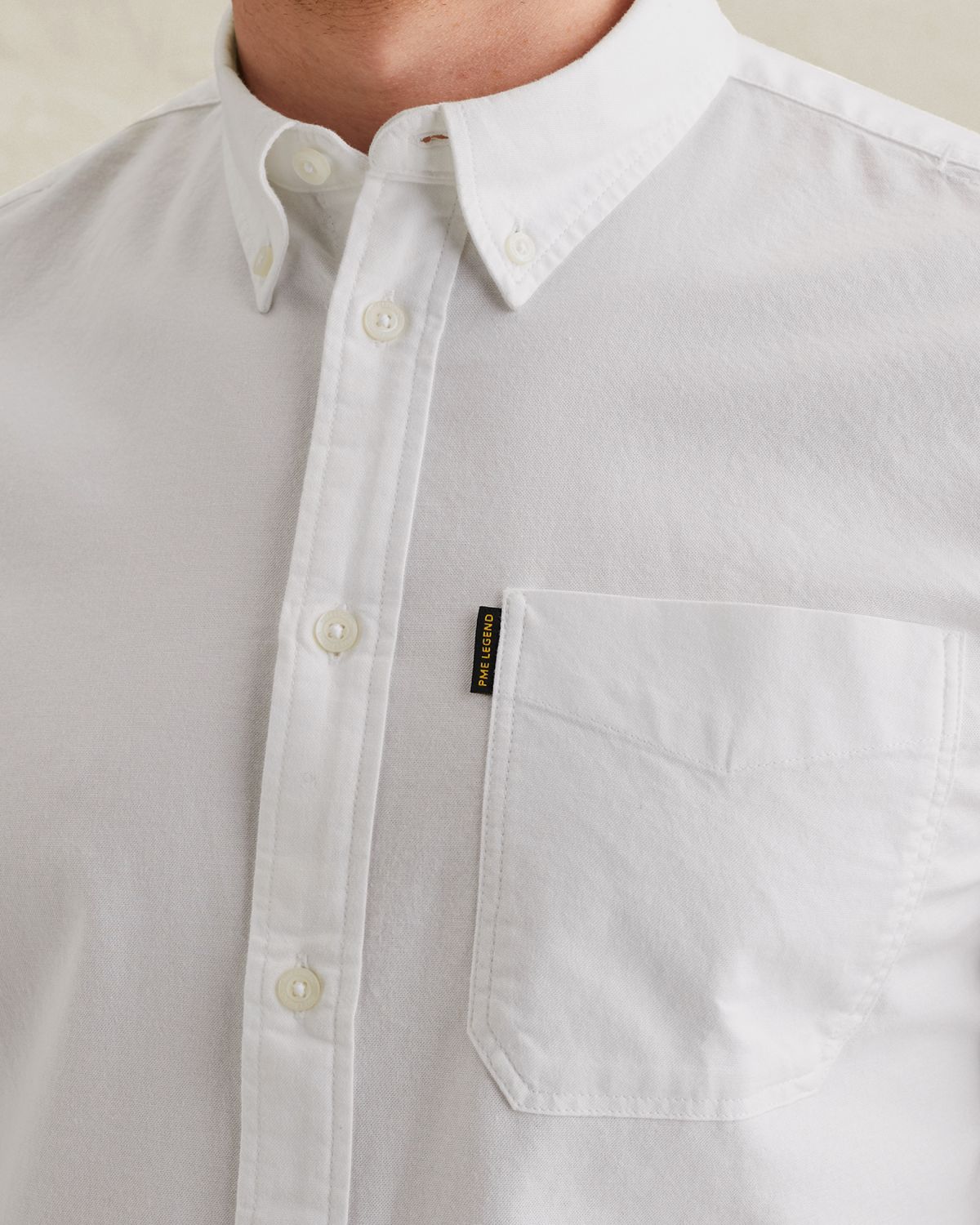 Рубашка PME Legend Explorer с нагрудным карманом и воротником на пуговицах белая артикул PSI650003-7003