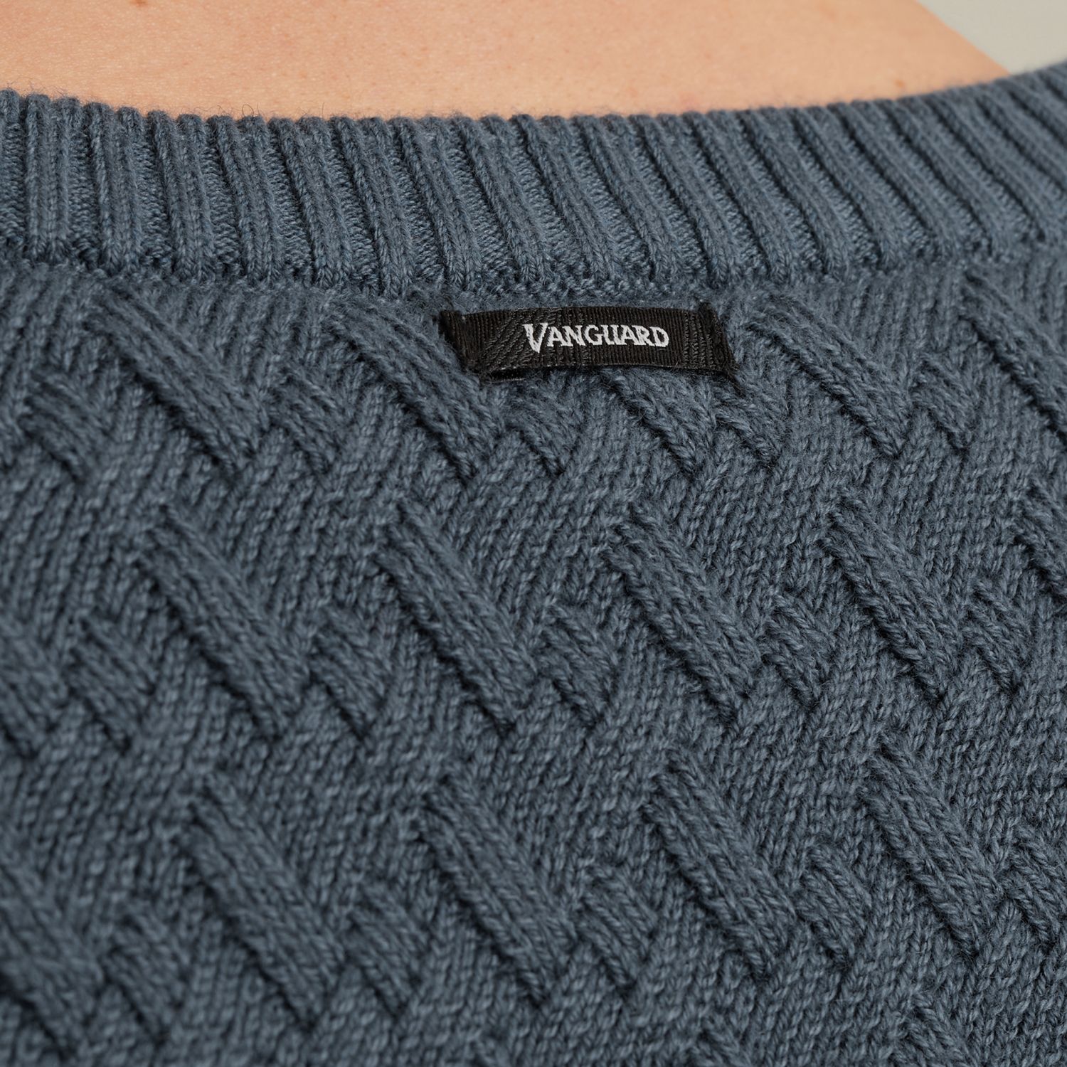 Пуловер Vanguard текстурный синий артикул VKW2509324-5279