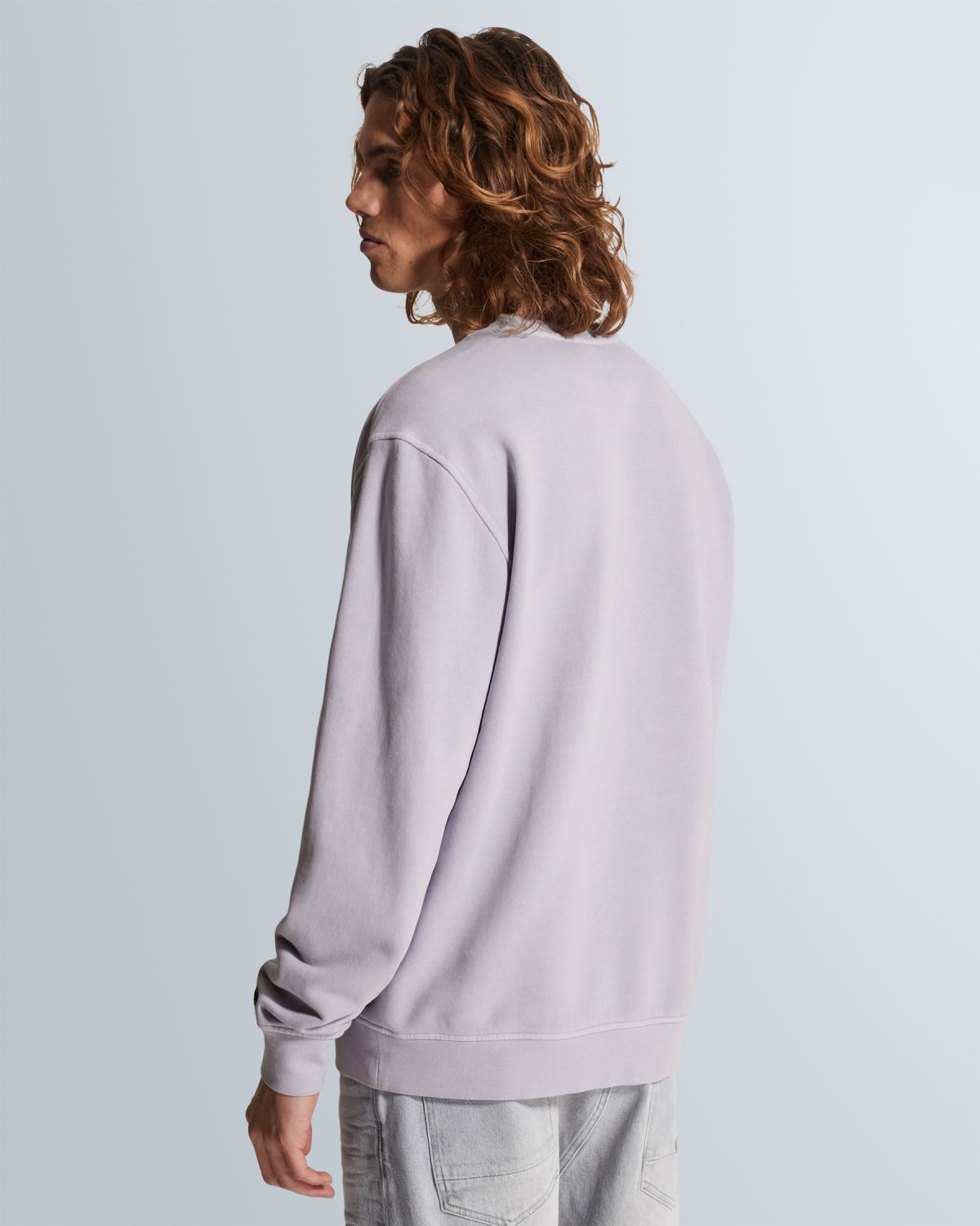 Свитшот Cast-Iron с смещённым логотипом фиолетовый артикул CSW2602401-4270
