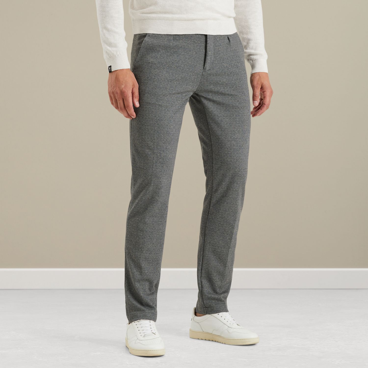 Чиносы Vanguard V11 свободного кроя серые артикул VTR2509615-9044