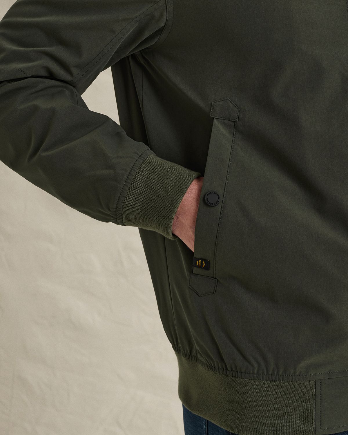 Куртка PME Legend в стиле MA-1 зелёная артикул PJA2602121-6425