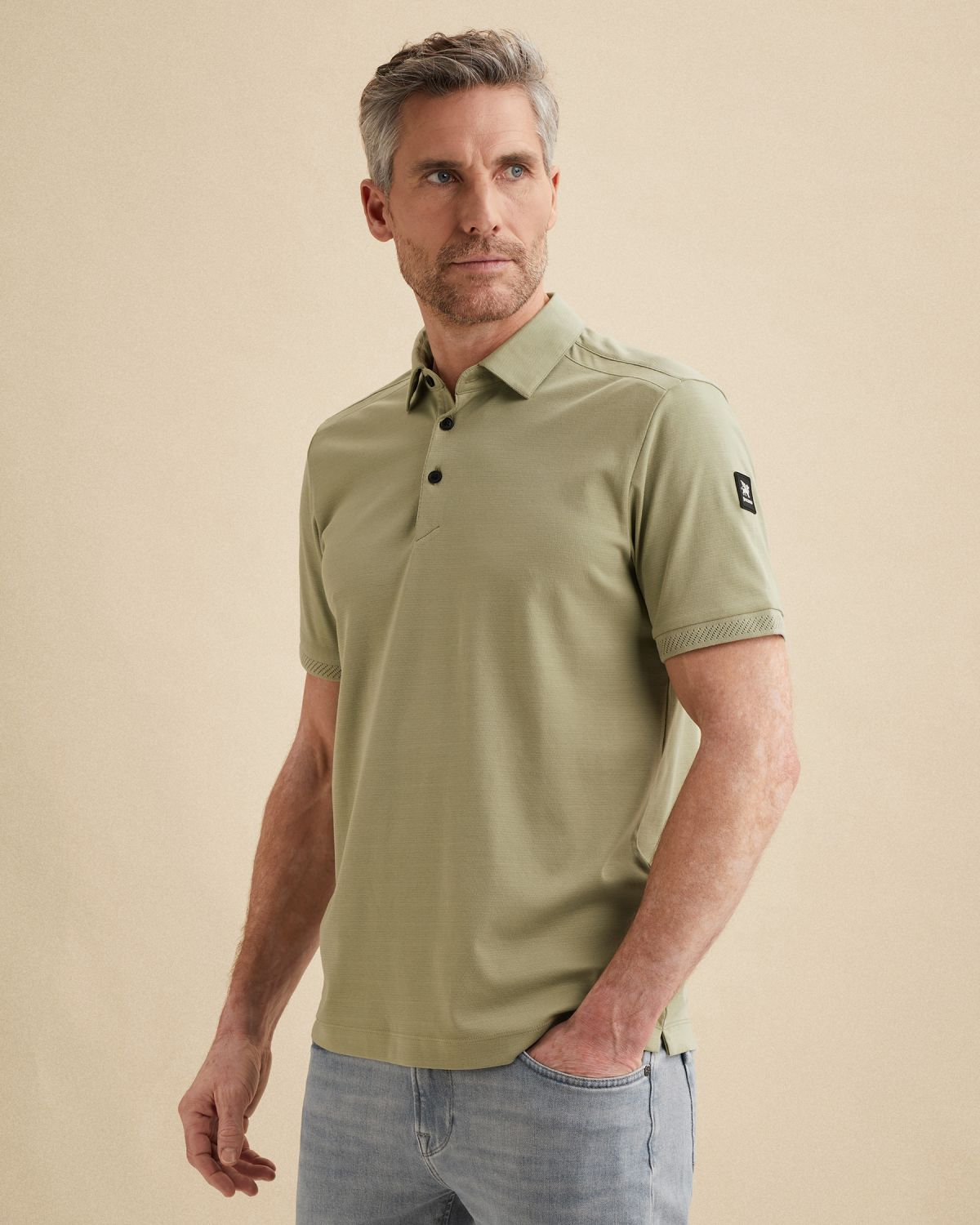 Футболка-поло Vanguard зелёная артикул VPSS2603810-6390