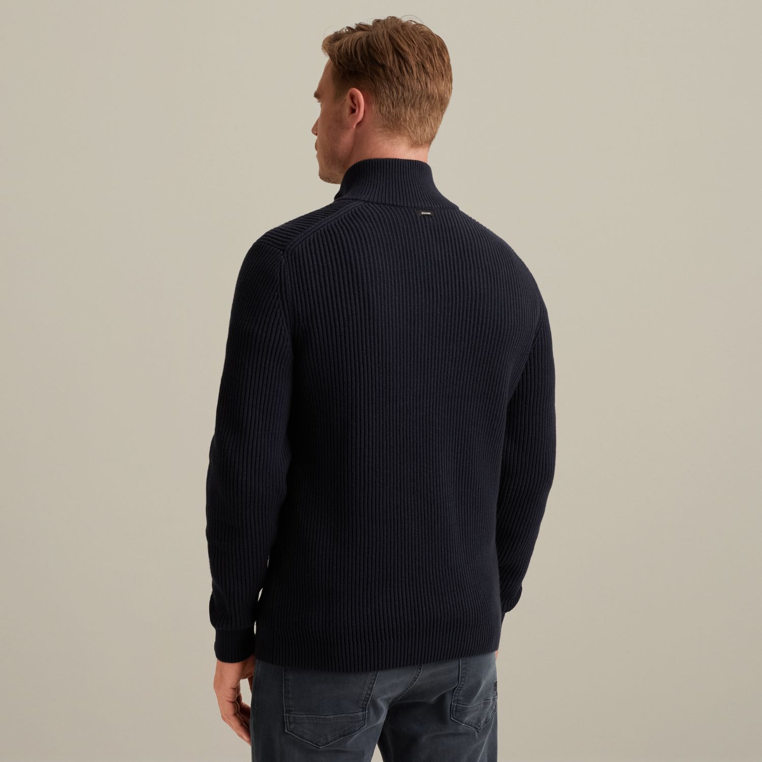 Пуловер Vanguard с воротником-стойкой и короткой молнией синий артикул VKW2509328-5073