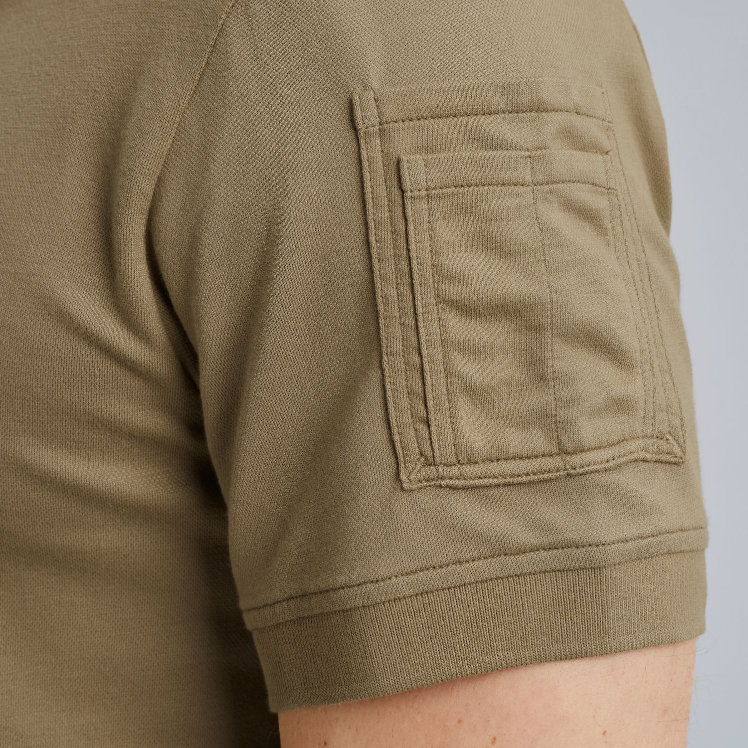 Поло с карманом хаки артикул PPSS2506866-6391