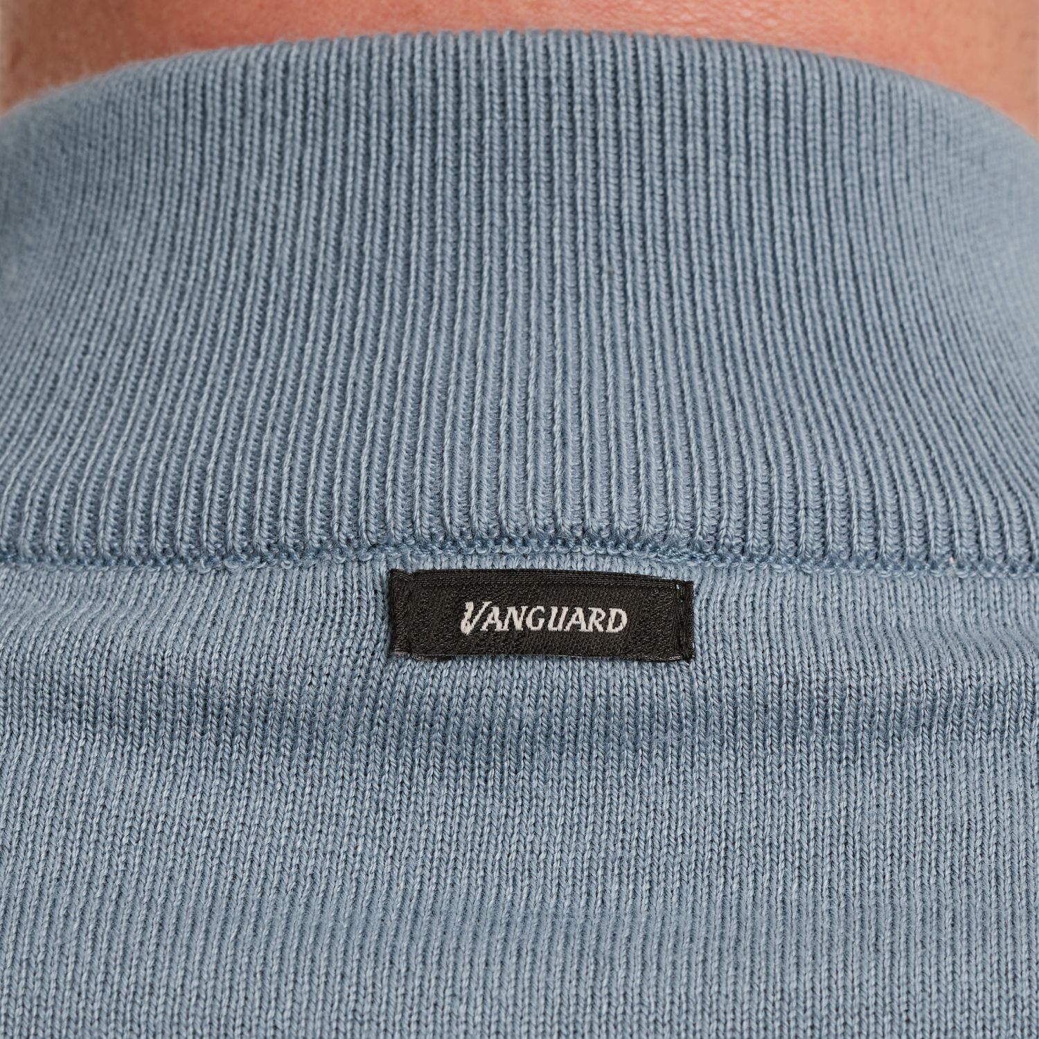 Пуловер Vanguard с воротником-стойкой синий артикул VKW2509322-5409