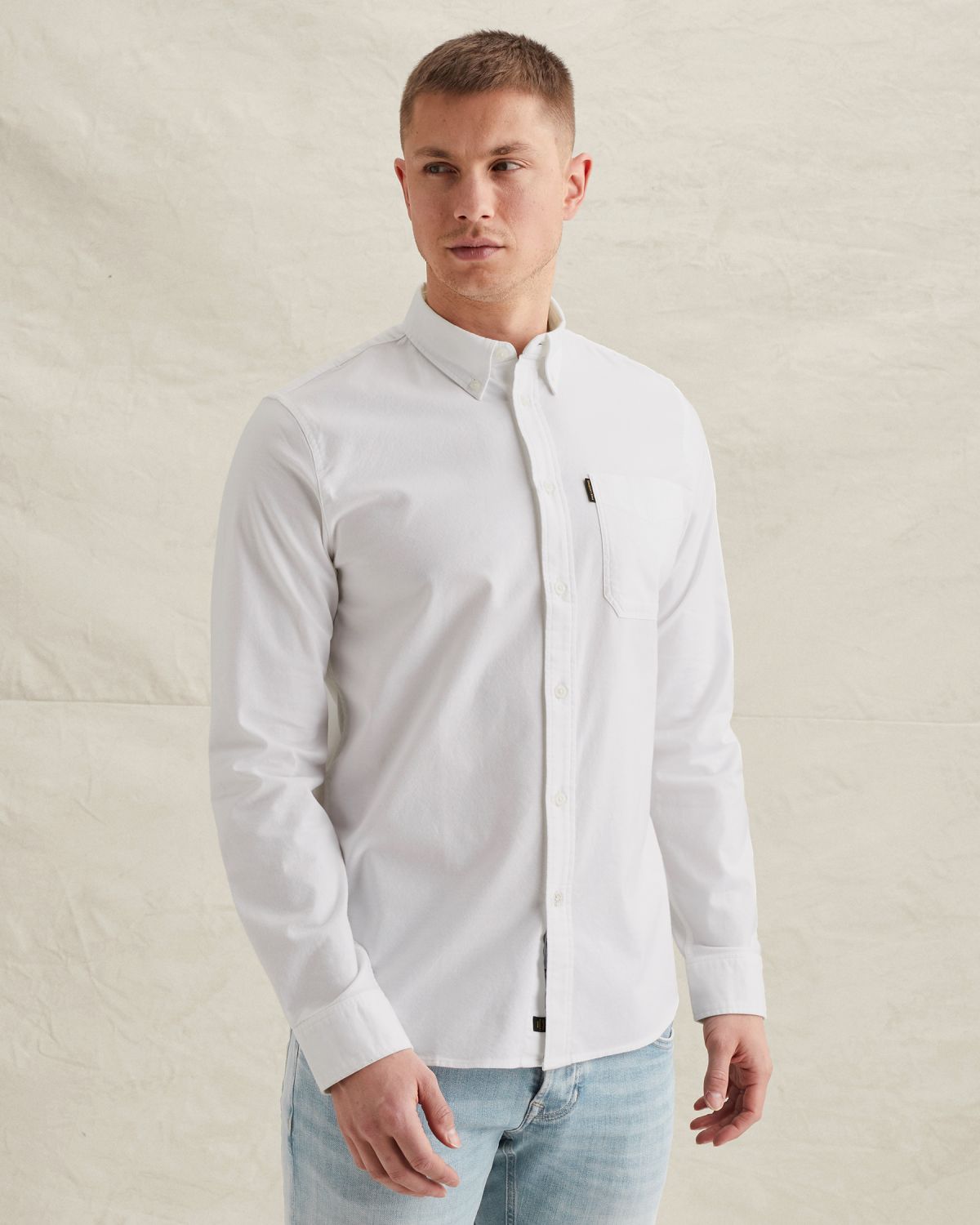 Рубашка PME Legend Explorer с нагрудным карманом и воротником на пуговицах белая артикул PSI650003-7003