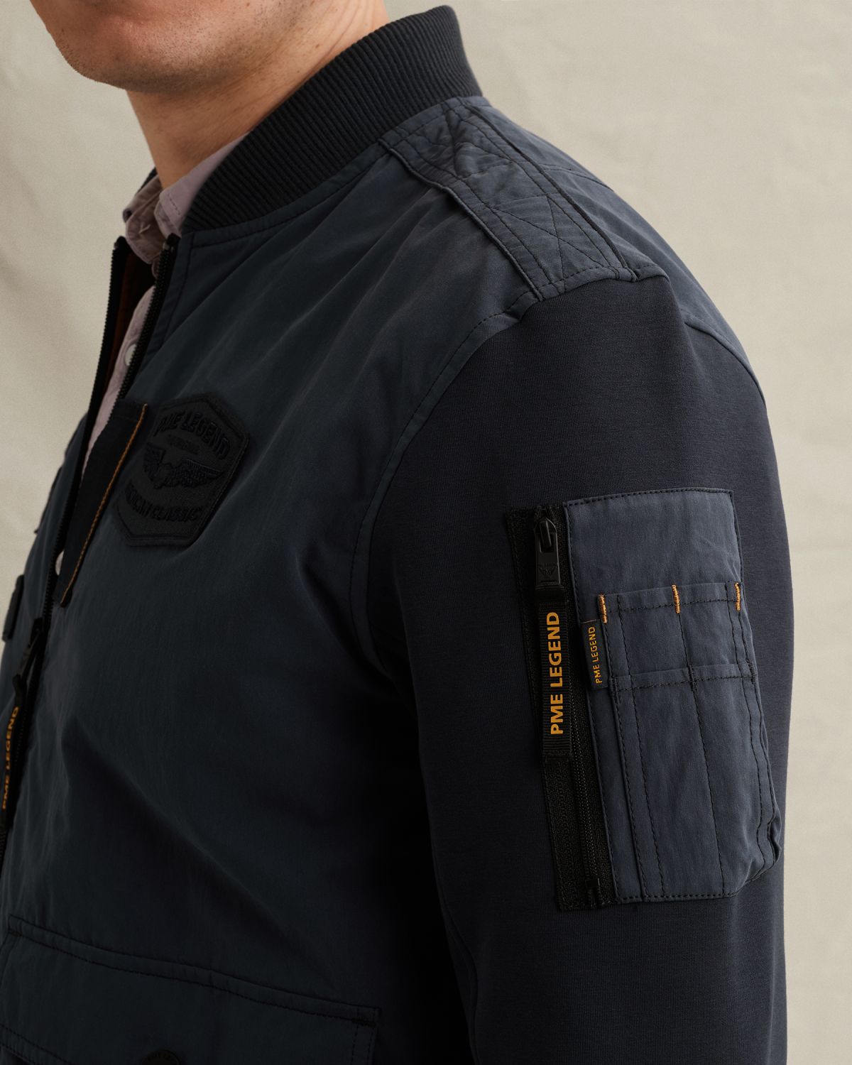 Куртка PME Legend с карманом на рукаве синяя артикул PJH2602486-5116