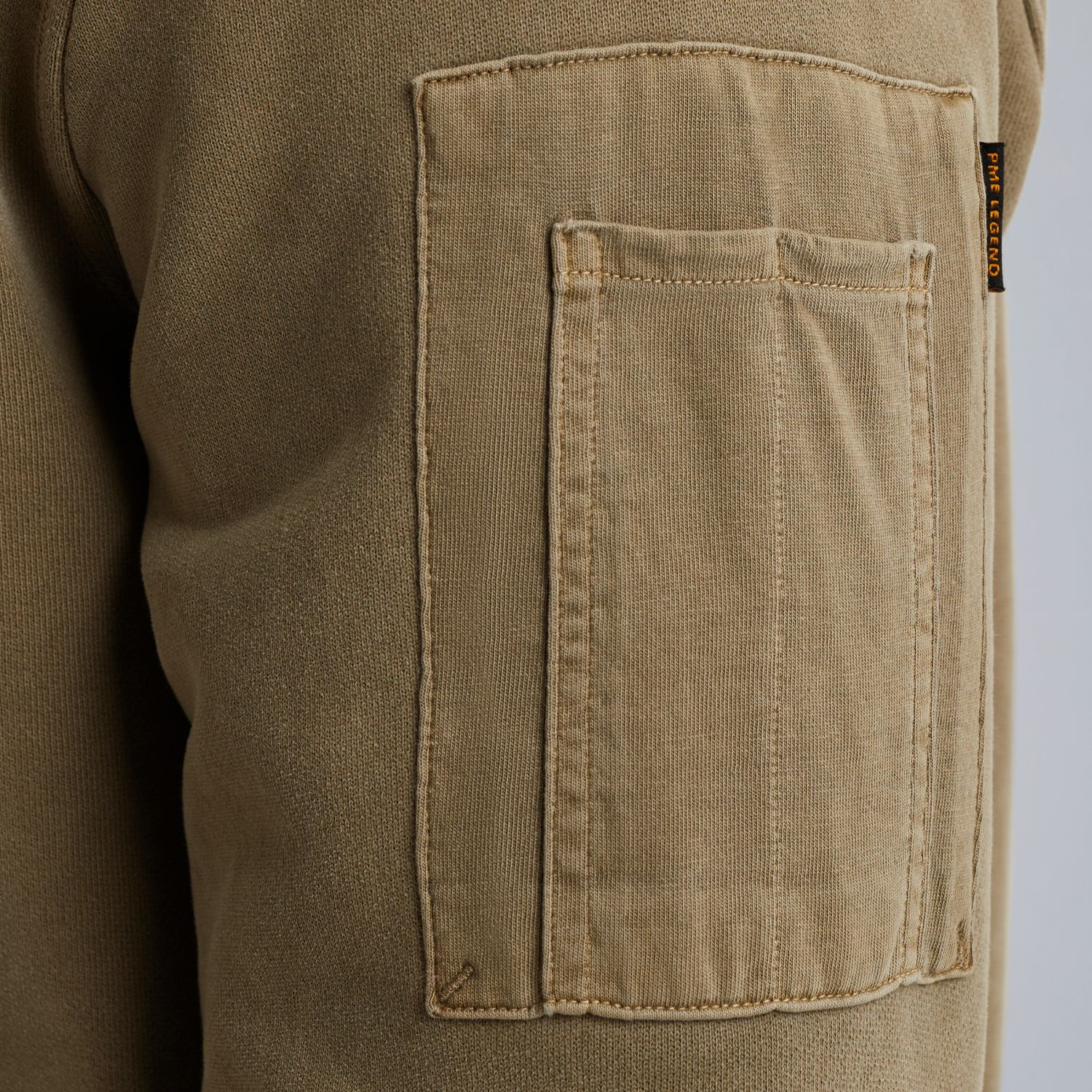 Свитшот PME Legend с крупным принтом и карманом на рукаве зелёный артикул PSW2510473-6389