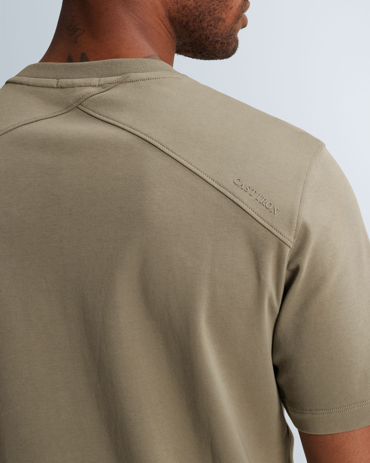 Футболка Cast-Iron с текстурной отделкой горловины хаки артикул CTSS2606591-6148
