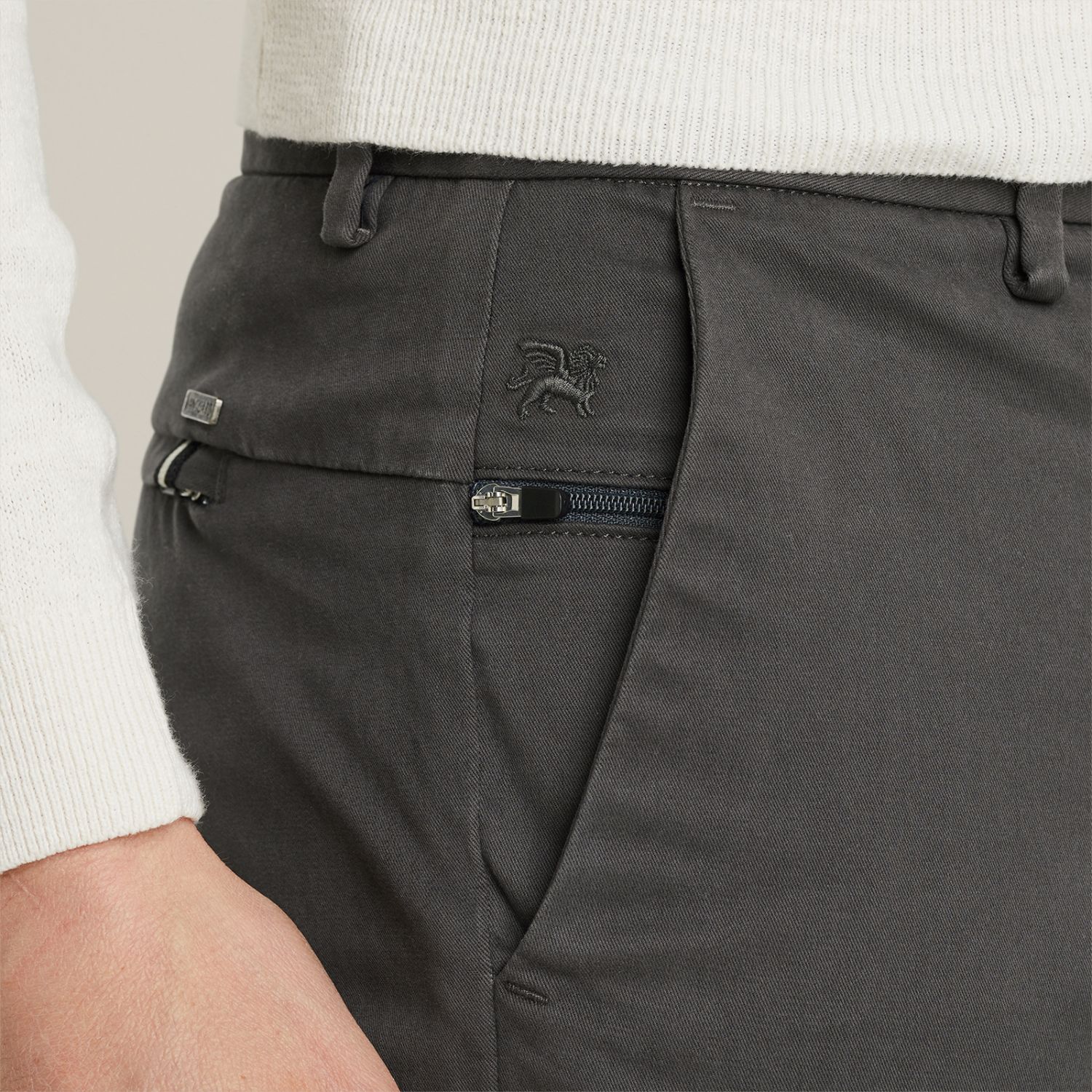 Брюки чинос Vanguard V12 slim fit тёмно-серые артикул VTR2408622-9106