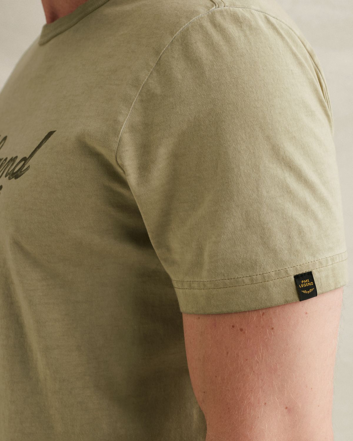 Футболка PME Legend с крупным принтом бежевая артикул PTSS2604593-6001