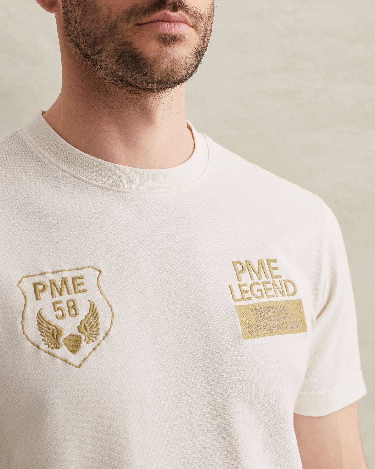 Футболка PME Legend с вышитыми нашивками белая артикул PTSS2604576-7001