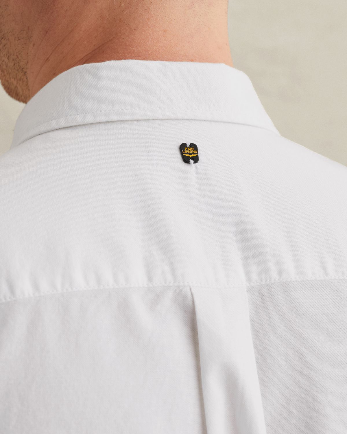 Рубашка PME Legend Explorer с нагрудным карманом и воротником на пуговицах белая артикул PSI650003-7003