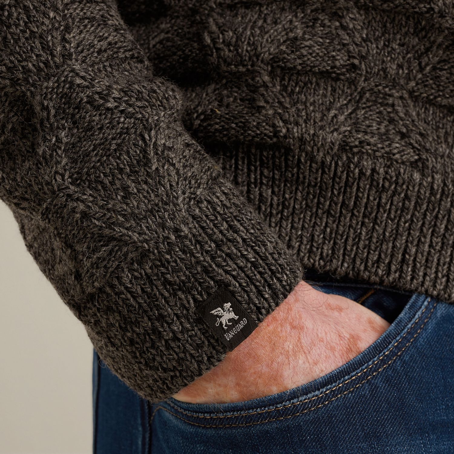 Пуловер Vanguard с полумолнией чёрный артикул VKW2510338-9141