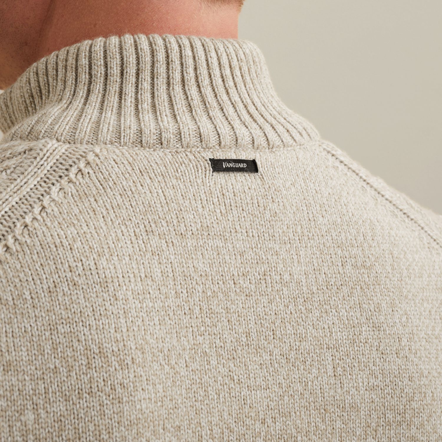 Кардиган Vanguard с воротником-стойкой бежевый артикул VKC2509382-8015