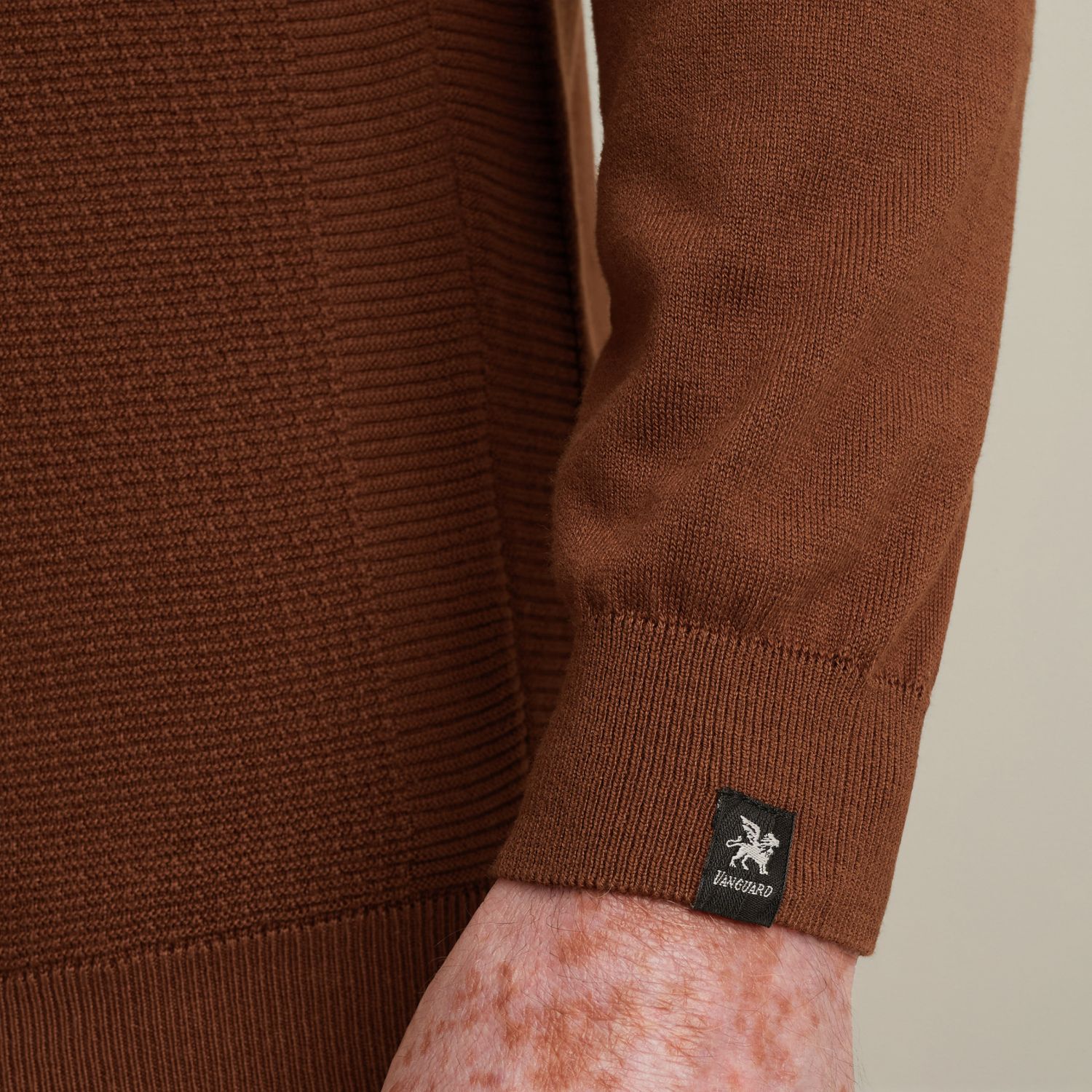 Пуловер Vanguard с воротником-стойкой коричневый артикул VKW2510340-8297