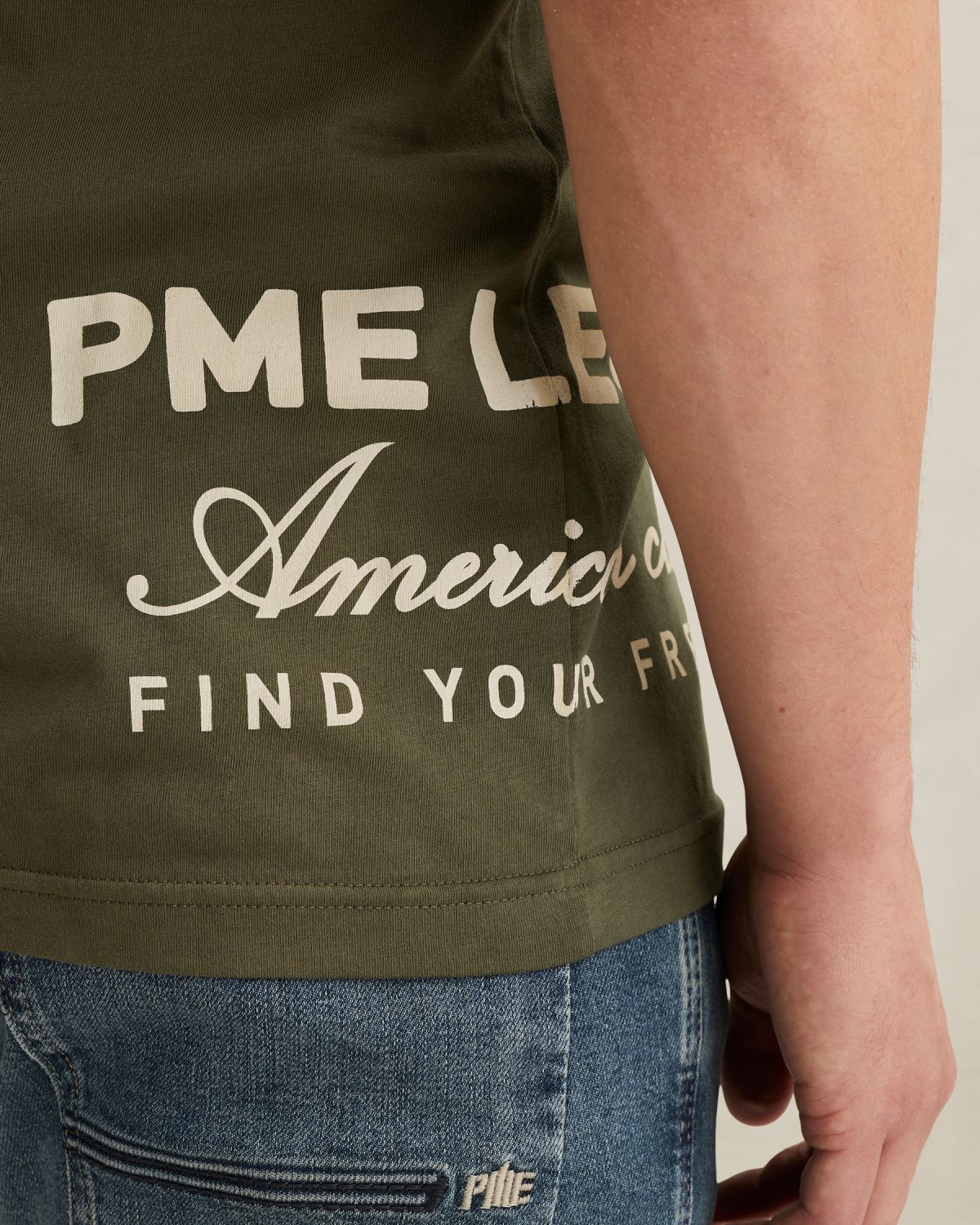 Футболка с асимметричными принтами зелёная артикул PTSS2603594-6150