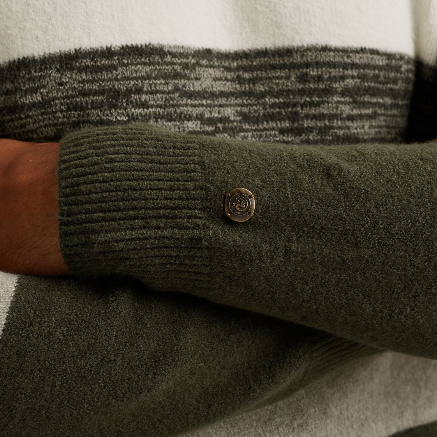 Пуловер Cast-Iron в полоску зелёный артикул CKW2510352-6513