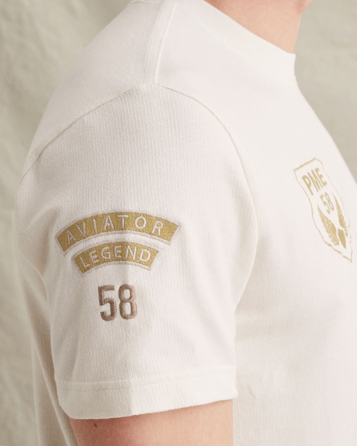 Футболка PME Legend с вышитыми нашивками белая артикул PTSS2604576-7001