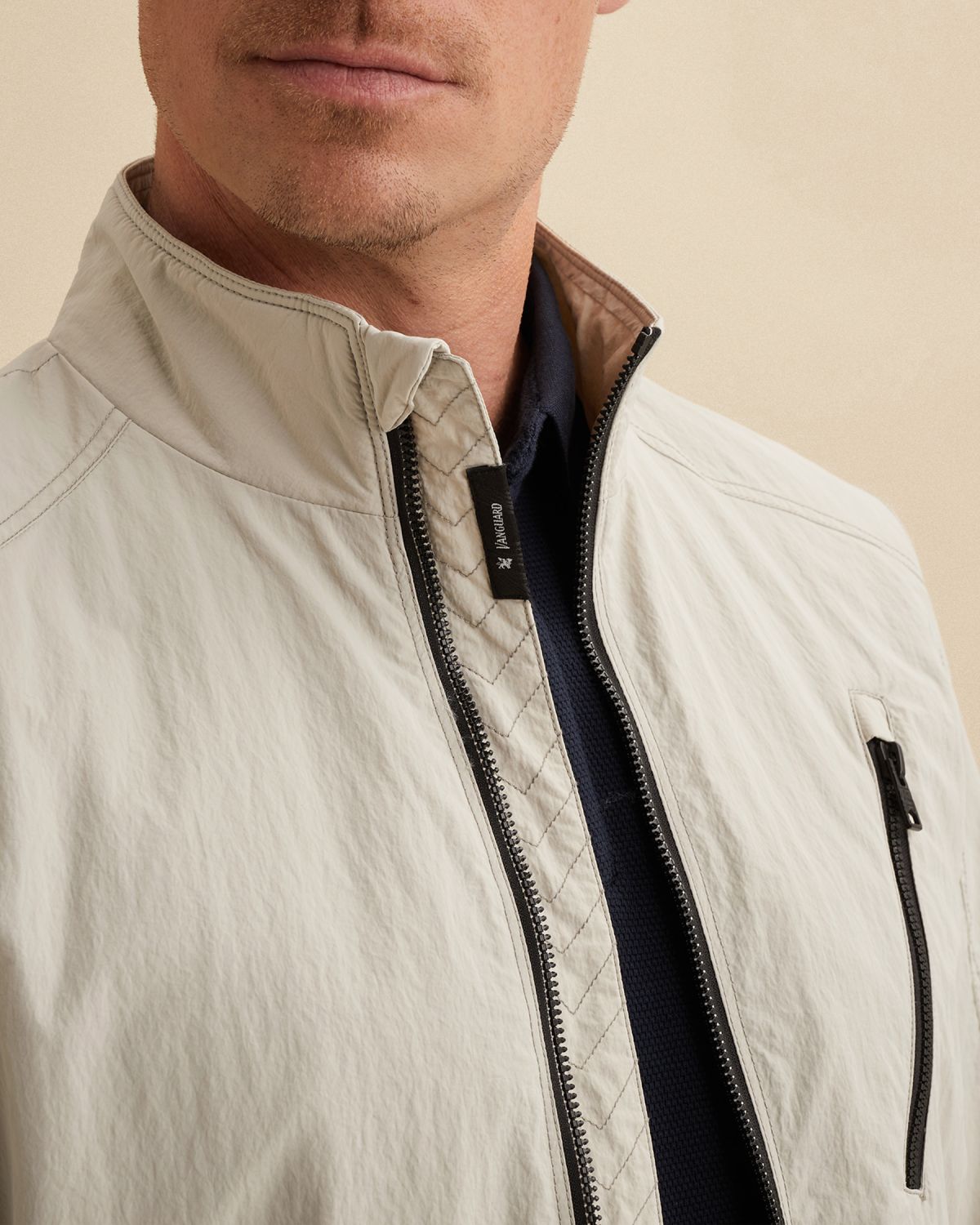 Куртка Vanguard с застёжкой-молнией бежевaя артикул VJA2602173-9017