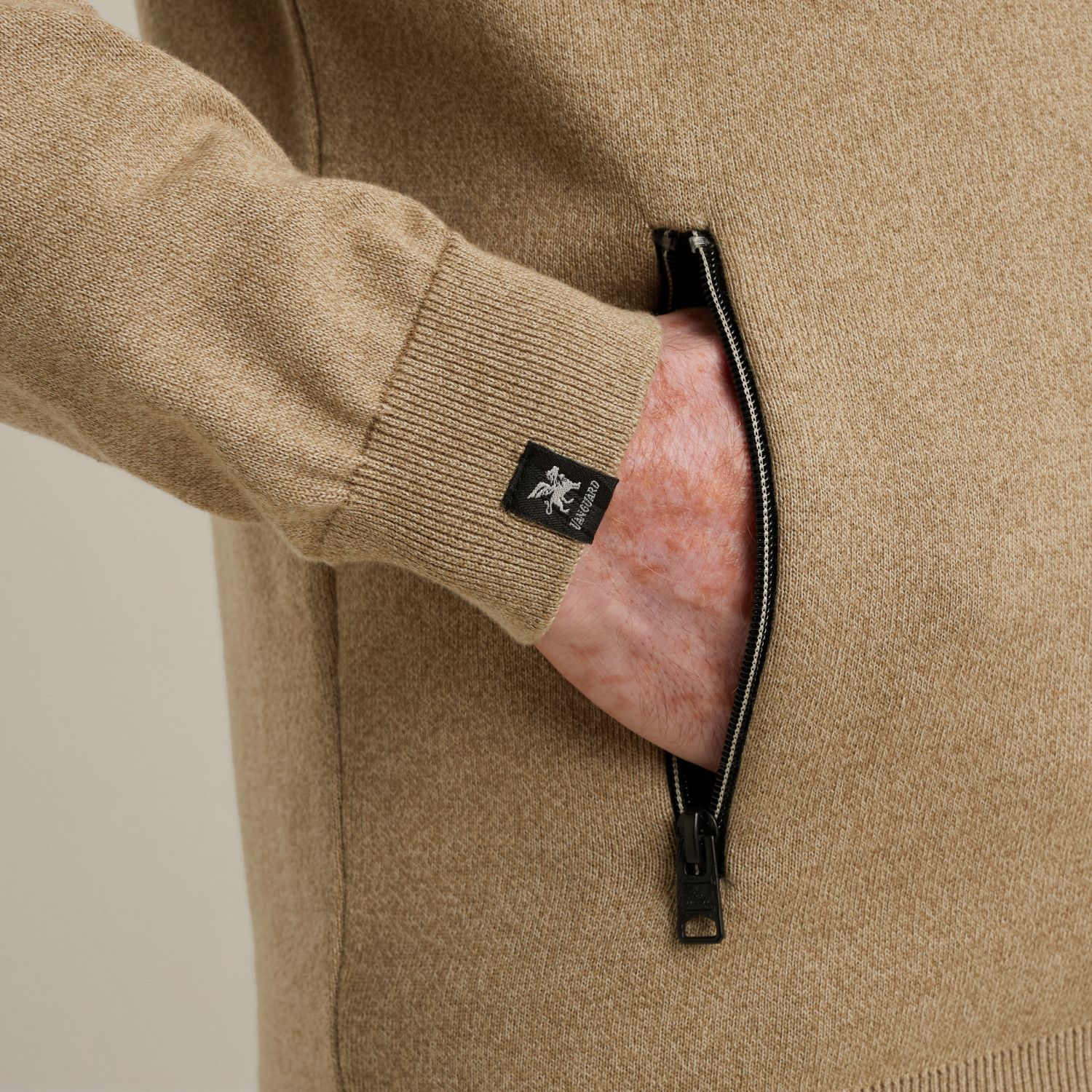 Кардиган Vanguard с молнией хаки артикул VKC2509374-8015