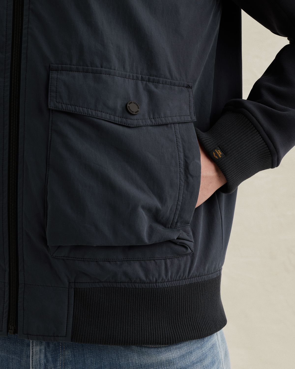 Куртка PME Legend с карманом на рукаве синяя артикул PJH2602486-5116