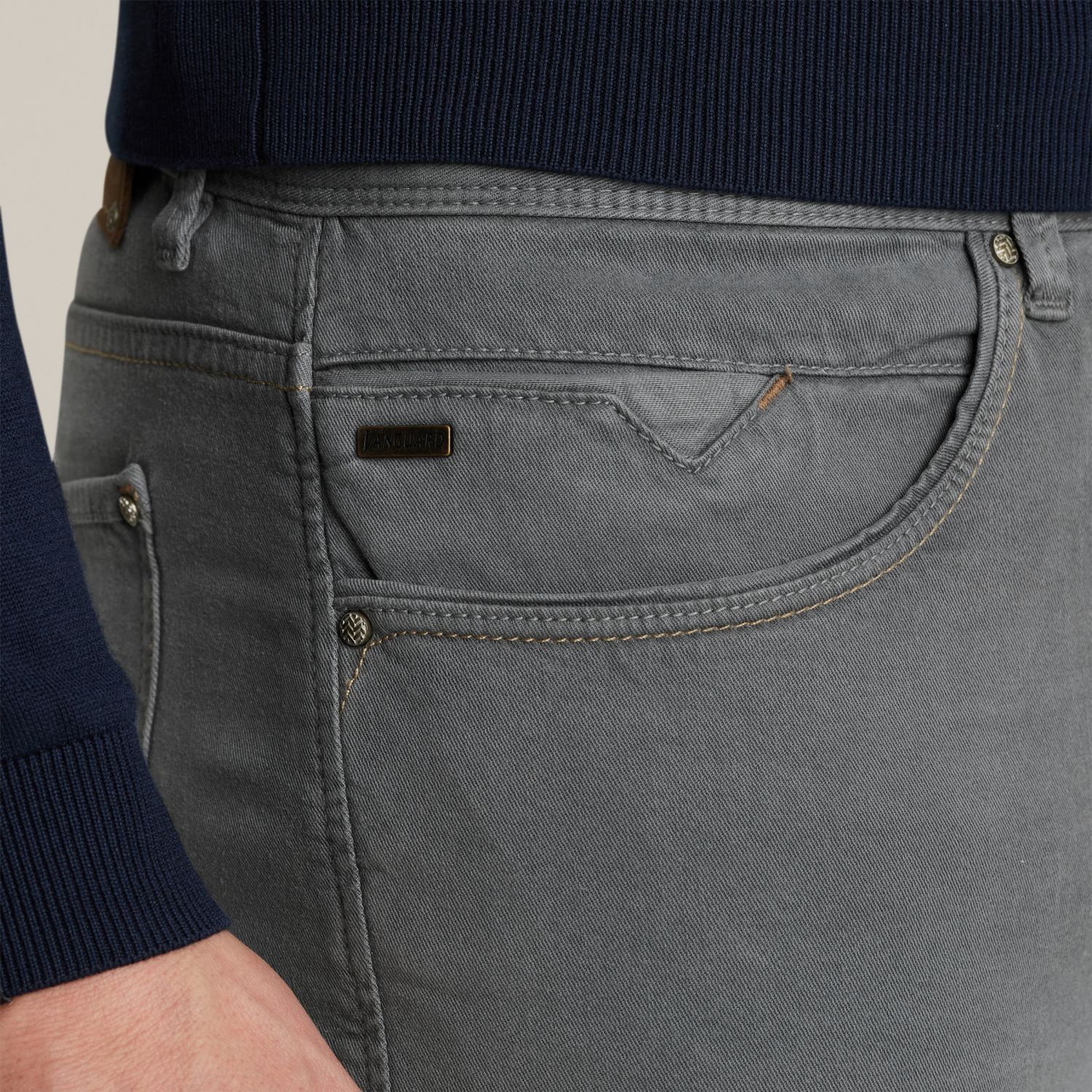 Брюки Vanguard V850 slim fit серые артикул VTR2502607-5407