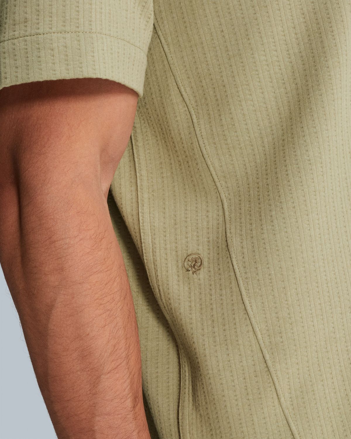 Рубашка Cast-Iron с короткими рукавами и нагрудным карманом зелёная артикул CSIS2604266-6390