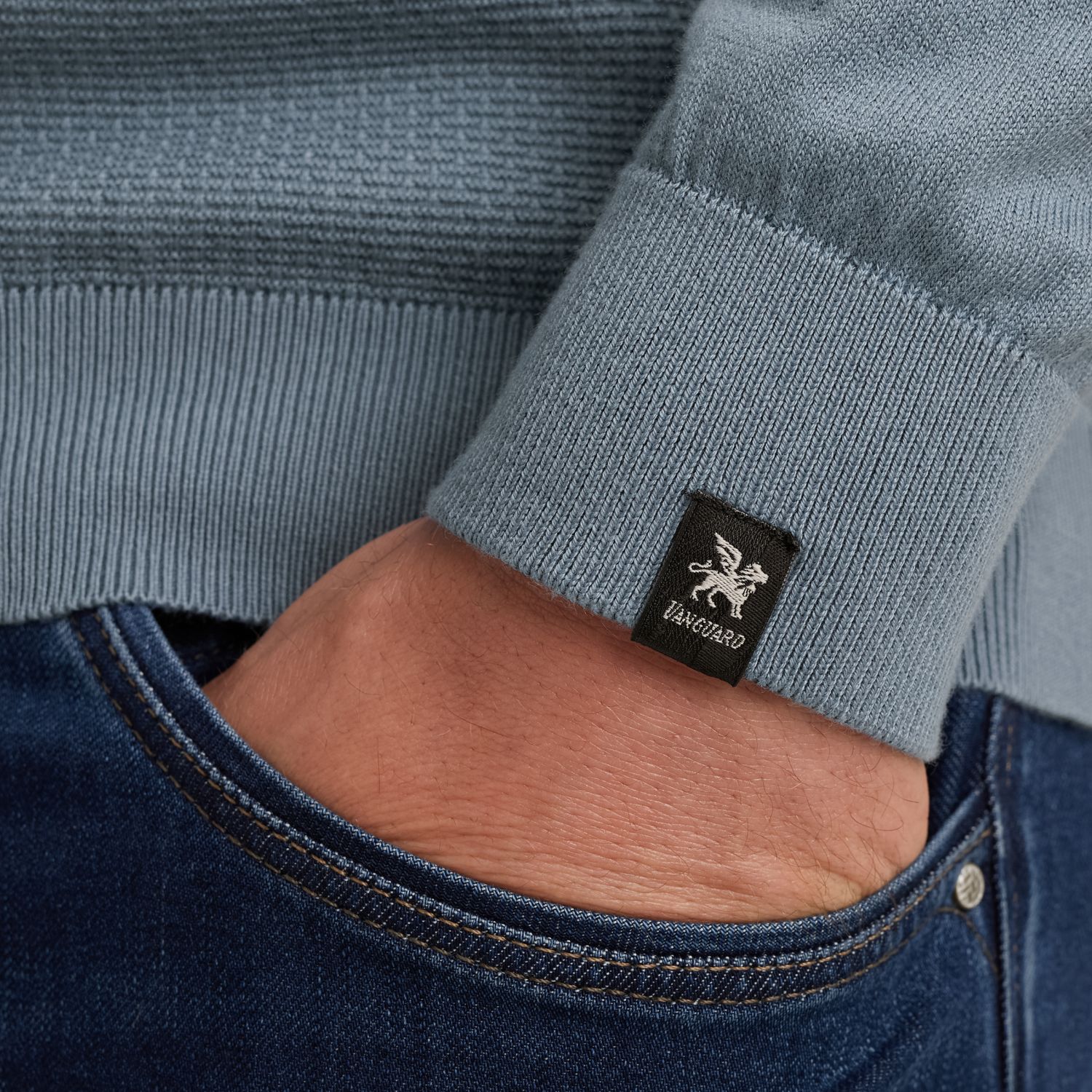 Пуловер Vanguard с воротником-стойкой синий артикул VKW2509322-5409