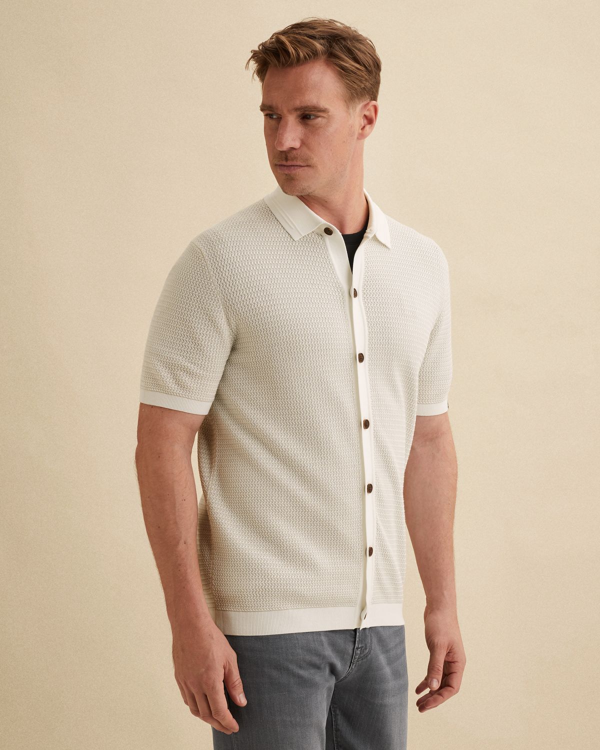 Кардиган Vanguard с короткими рукавами белый артикул VKCS2603362-7004