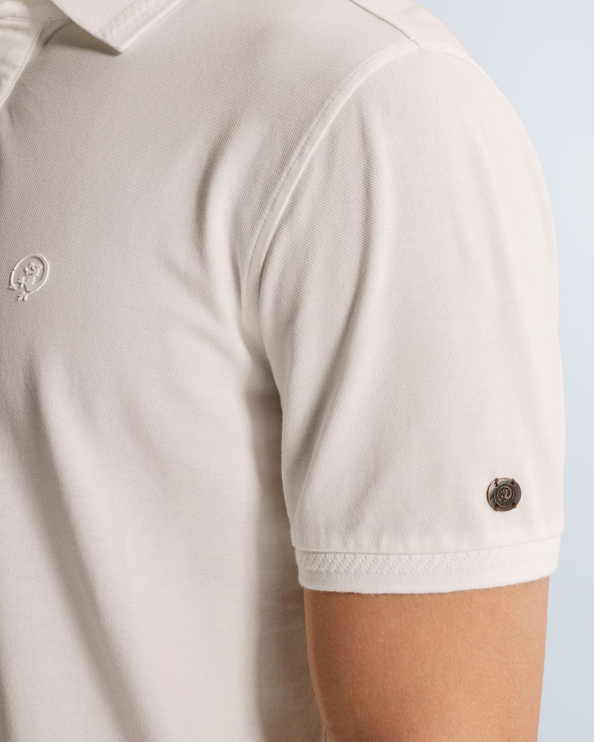 Рубашка-поло Cast-Iron с тканым логотипом белая артикул CPSS2602850-7002