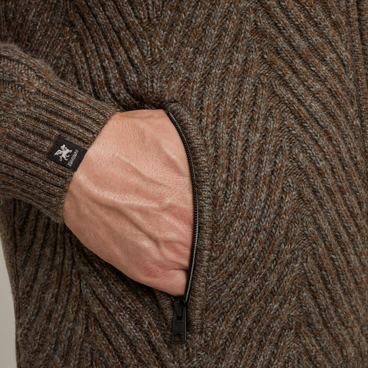 Кардиган Vanguard с воротником-стойкой коричневый артикул VKC2509382-8078