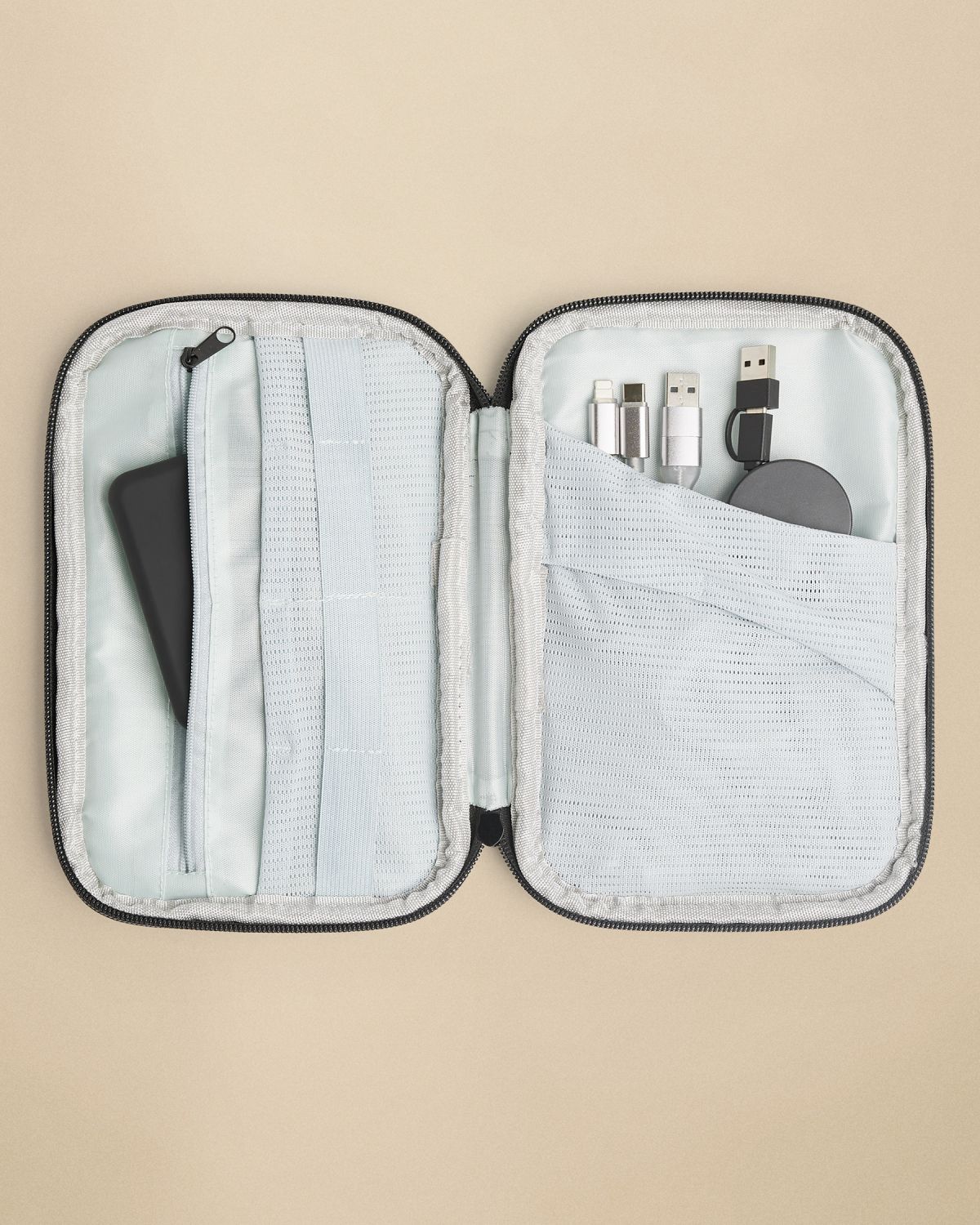 Органайзер Vanguard с зарядным комплектом чёрный артикул VGTRAVELORG-000