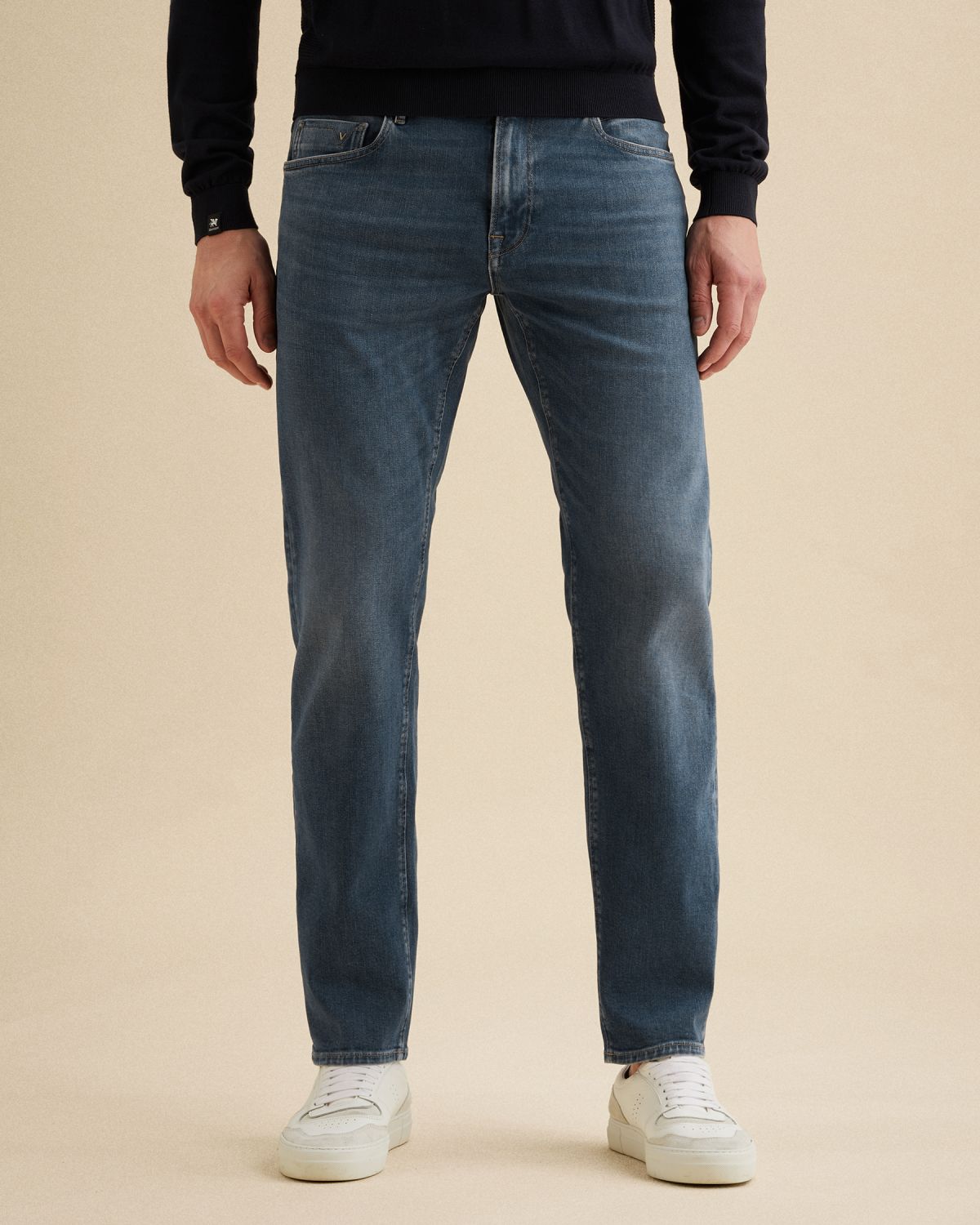 Джинсы Vanguard V40 straight fit серые артикул VTR2602700-SGC