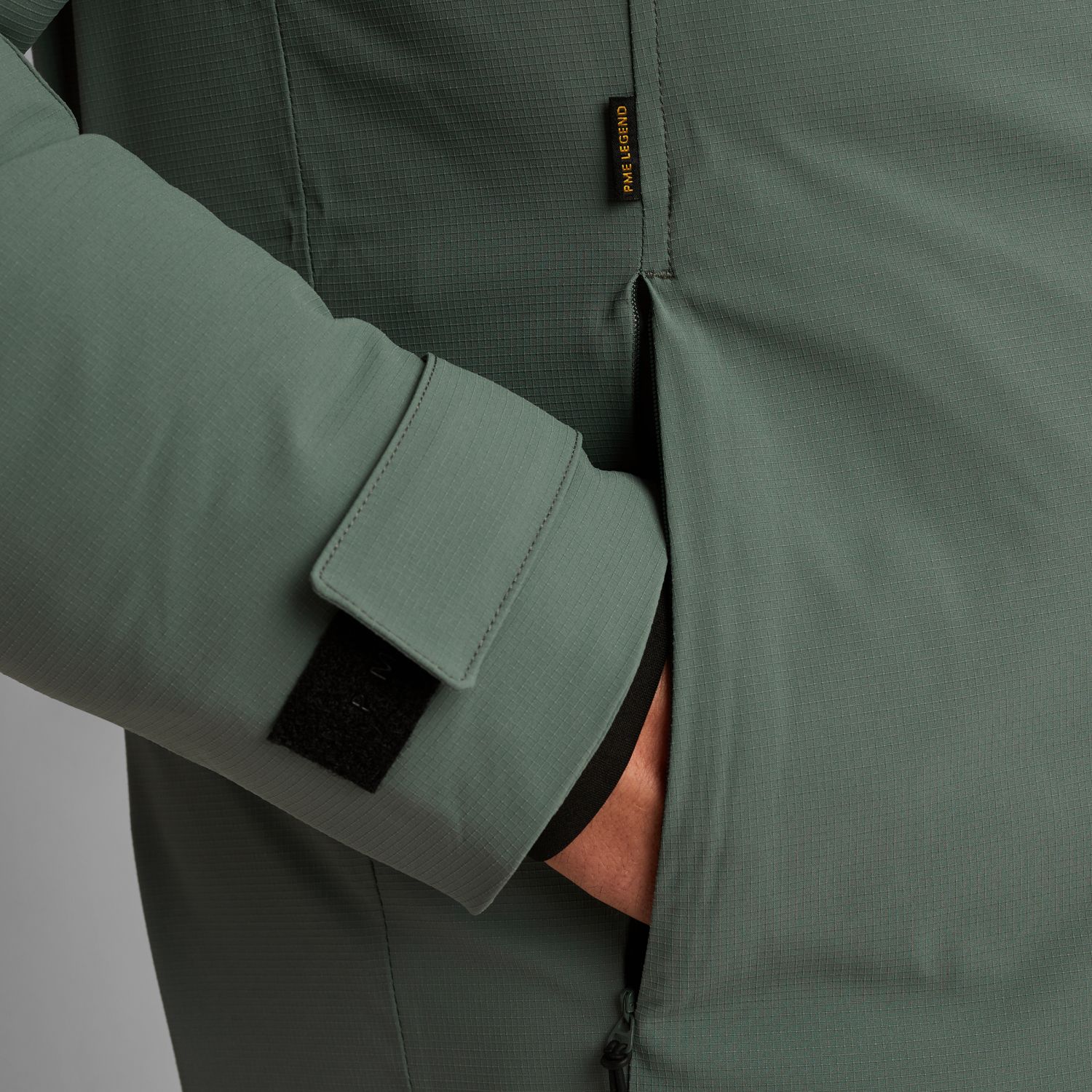 Куртка Crewcat зелёная артикул PJA2508111-6024