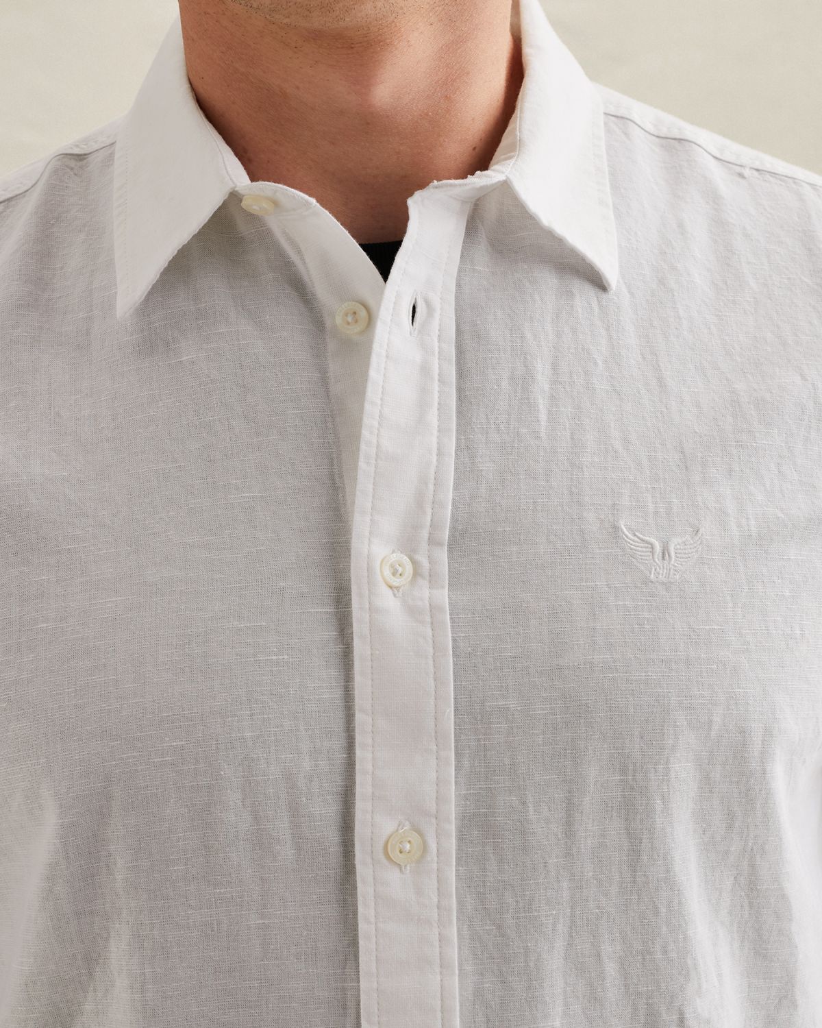 Рубашка PME Legend с короткими рукавами на пуговицах белая артикул PSIS2604210-7003